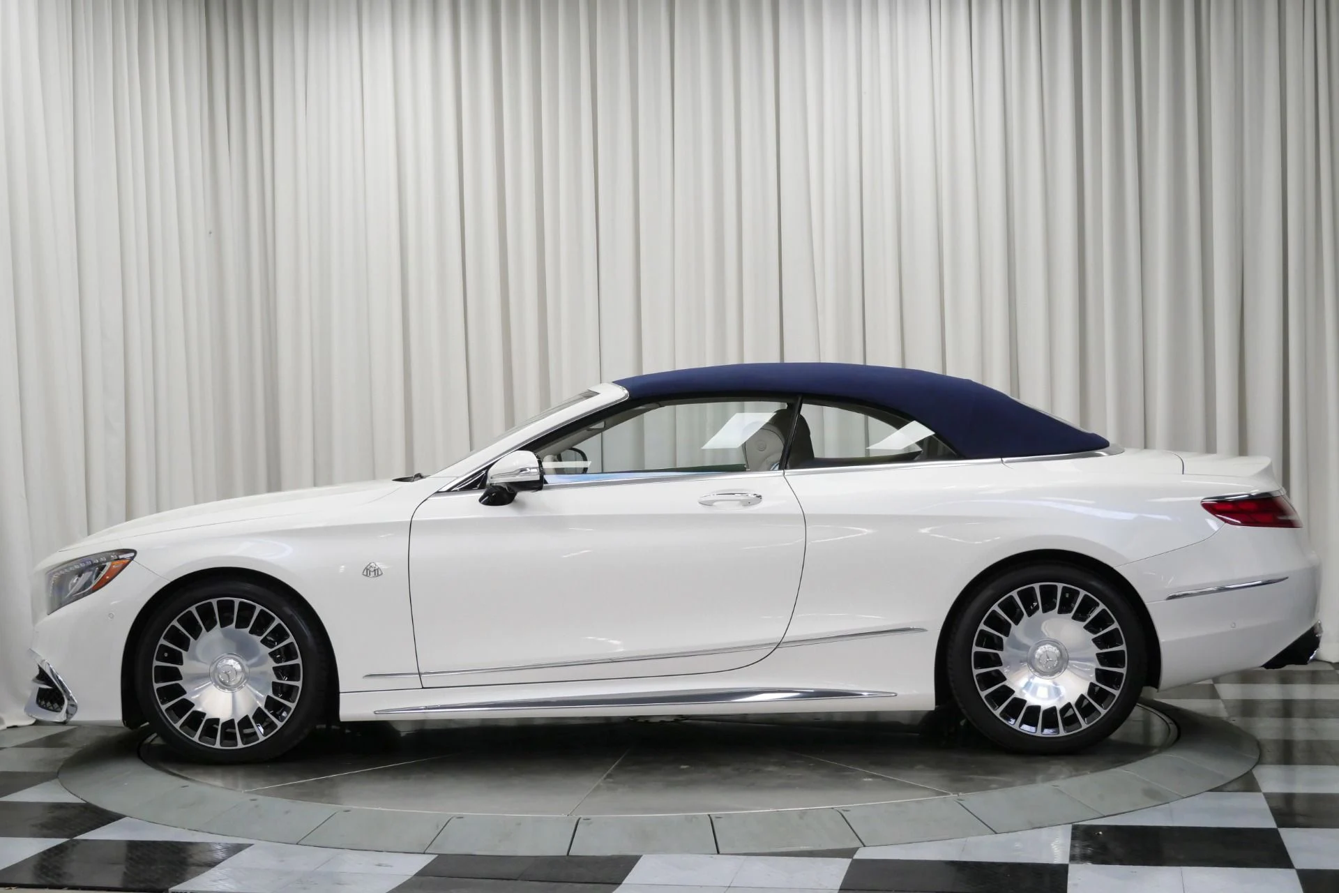 mph005_2679132047_Used_2017_Mercedes_Benz_Mercedes_Maybach_S650_Cabriolet_1758656467_d38af0d288