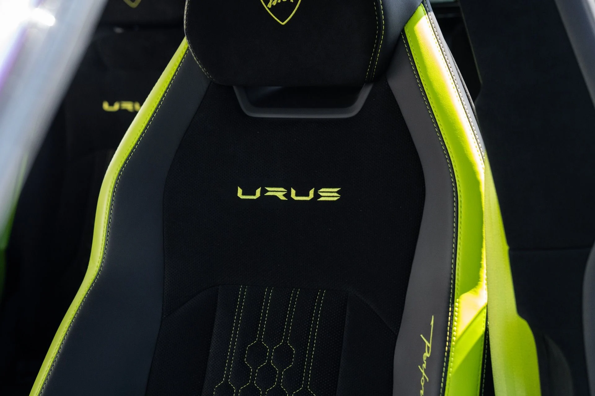 mph005_2680218939_Used_2023_Lamborghini_Urus_Performante_1771690657_e193be4a66