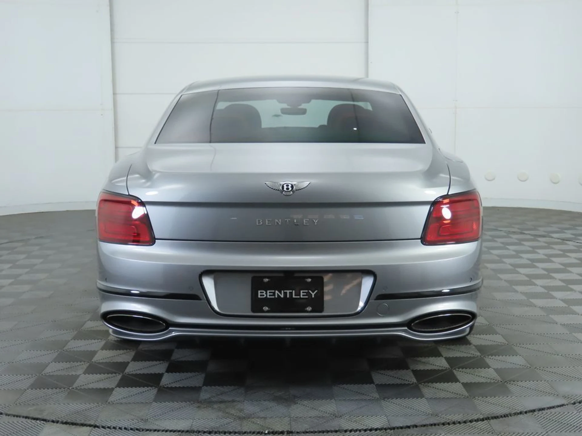 mph005_2680367361_new_2025_bentley_flying_spur_speedsedan_8119_22908719_6_1024_3951fcefad