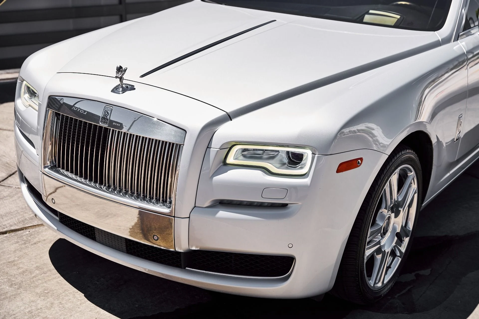 mph005_2681294053_Used_2015_Rolls_Royce_Ghost_Base_1783648138_add7ce9840