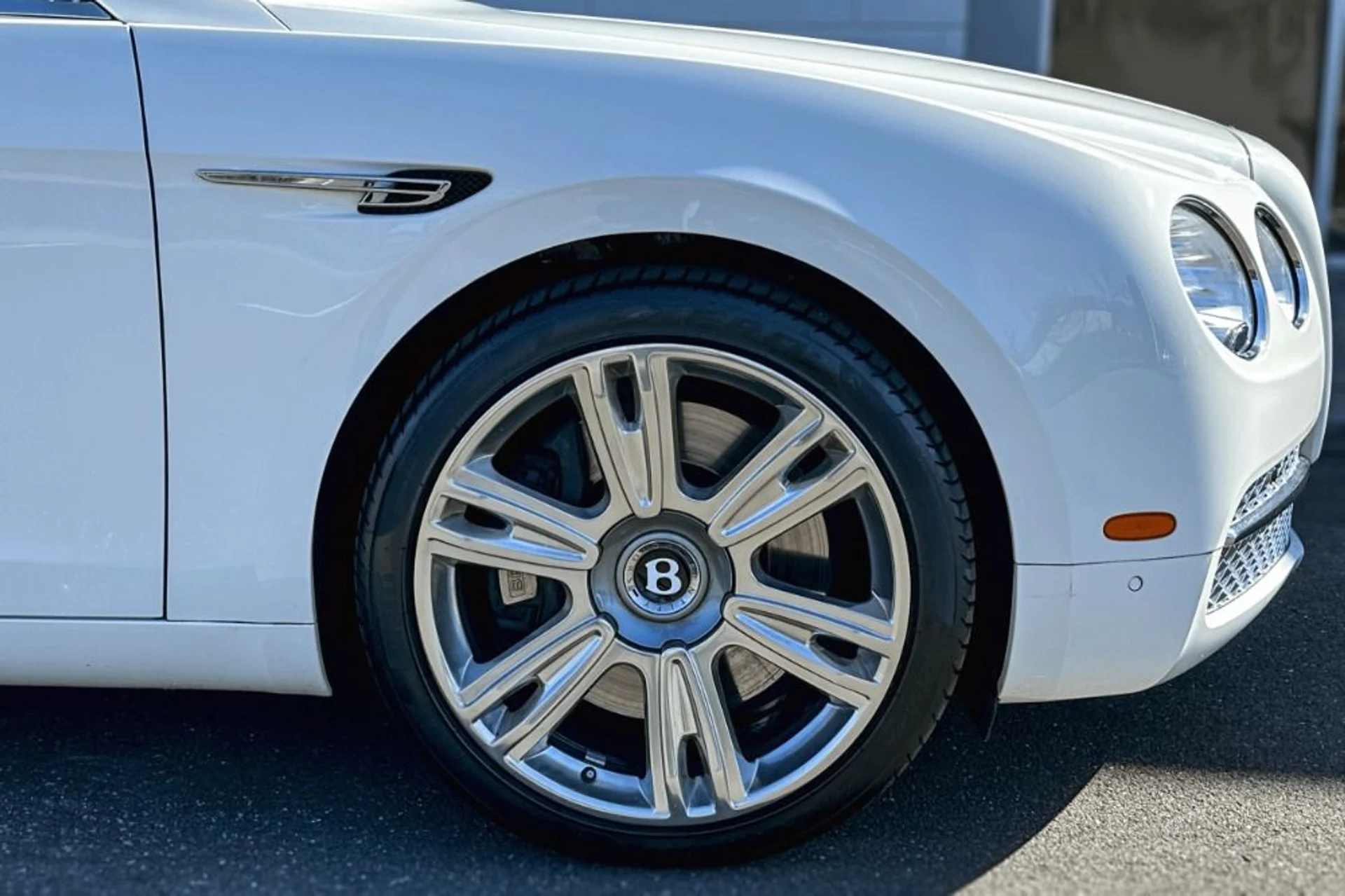 mph005_2686985818_Used_2014_Bentley_Flying_Spur_1773932155_5746ab1610