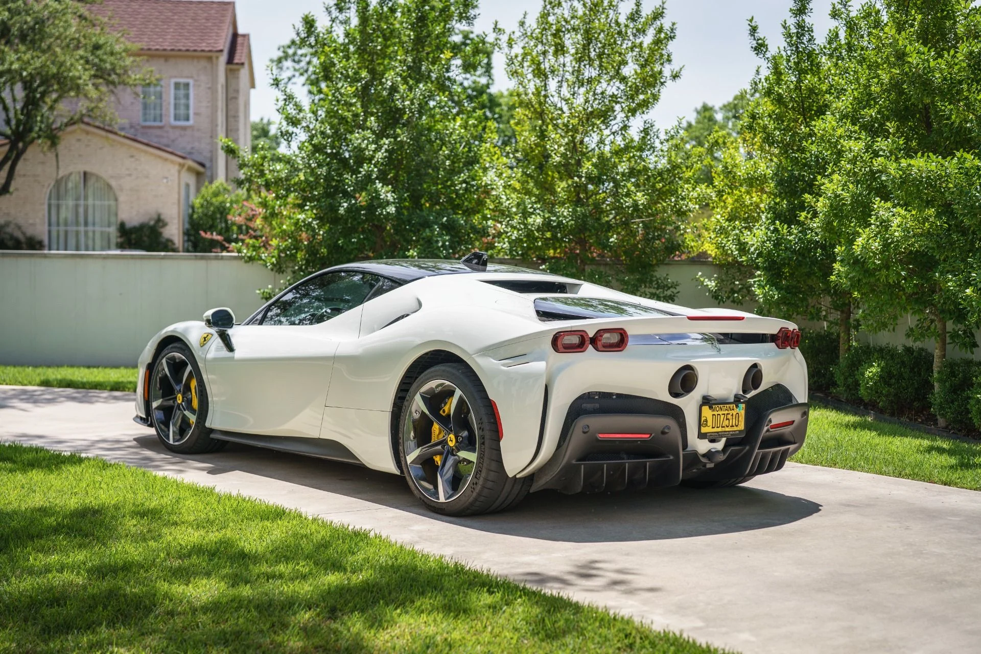 mph005_2690476635_Used_2023_Ferrari_SF_90_Stradale_1778270835_53e1174909