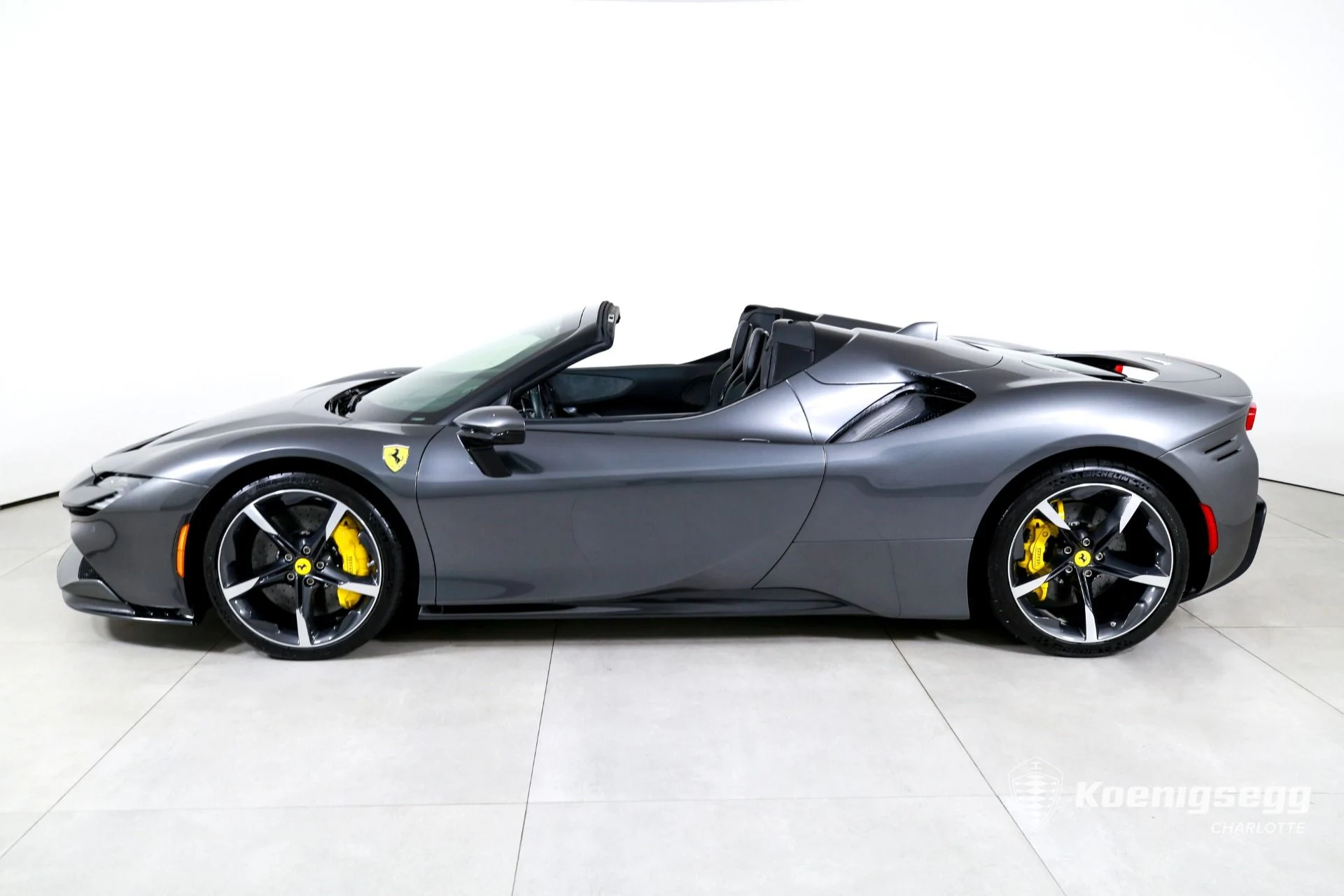 mph005_269124141_Used_2022_Ferrari_SF_90_Spider_1775660479_af43f53189