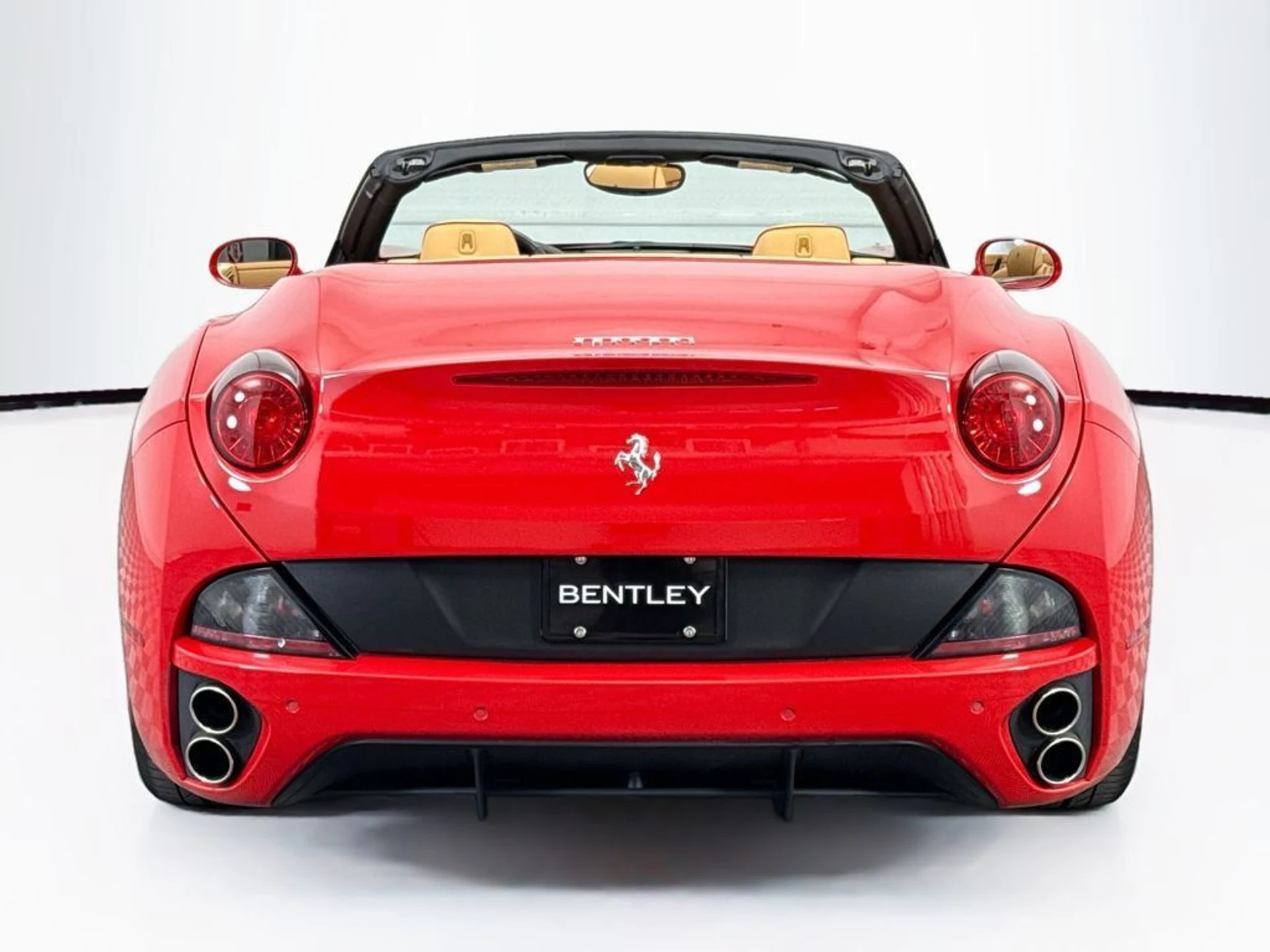 mph005_2699824932_used_2014_ferrari_california_2drconvertible_8119_22996020_6_1024_5e257dc2ea