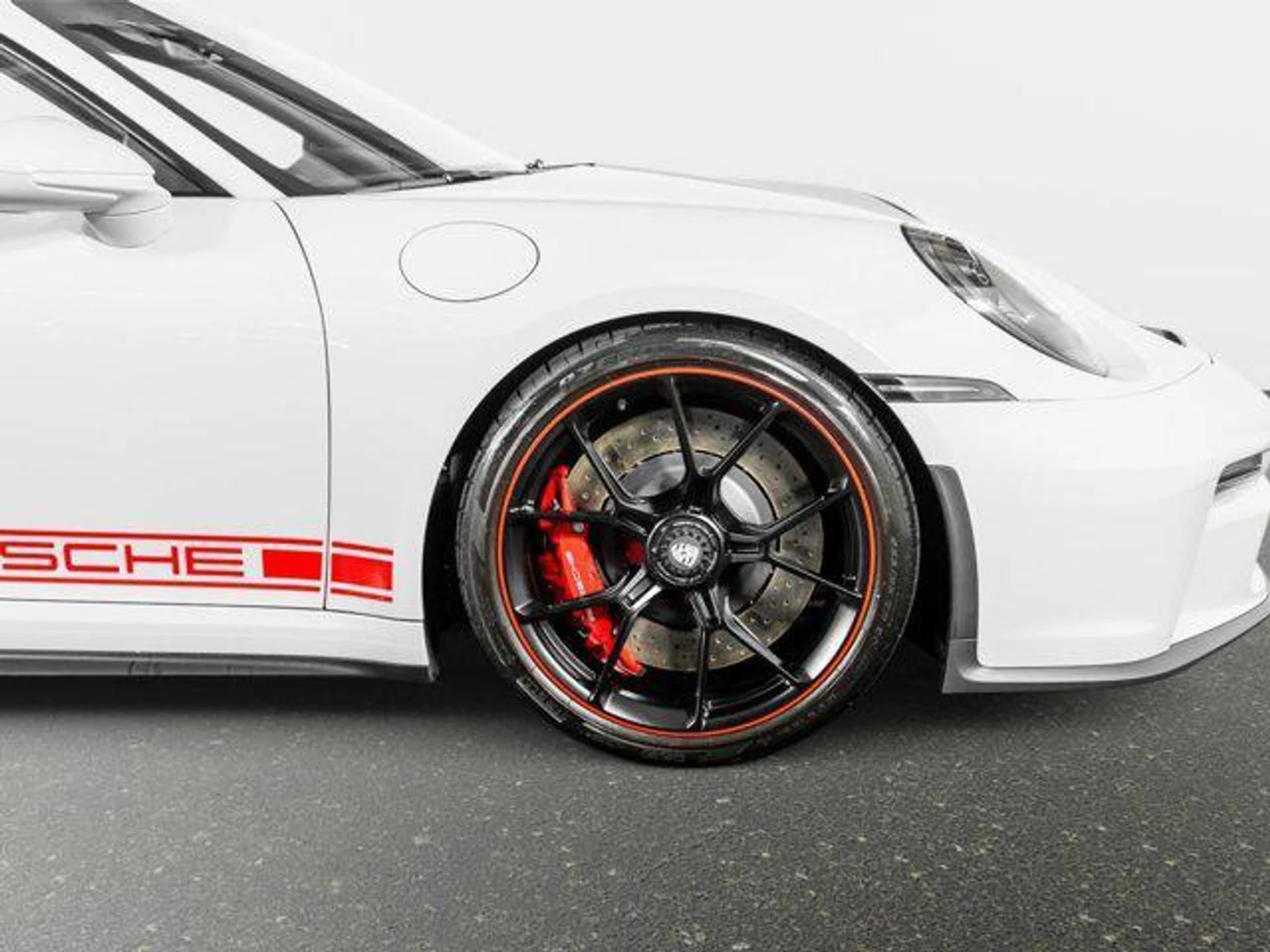 mph005_2700506479_pug_TRTF_Jo2_D79_AK_po6_HG_31kk_IA_3e070fccc9