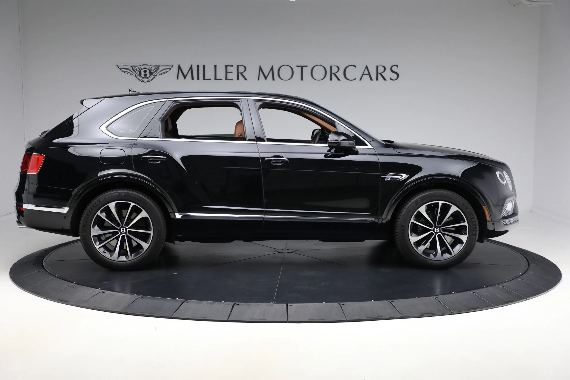 mph005_272224443_Used_2018_Bentley_Bentayga_W12_Onyx_Edition_1763217114_25eeccffc1