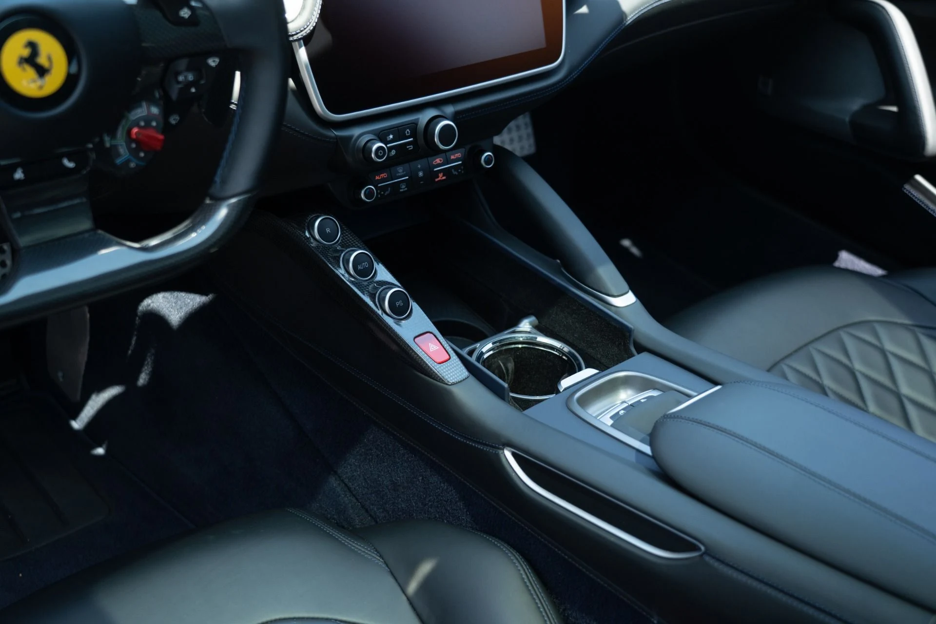 mph005_2725647496_Used_2017_Ferrari_GTC_4_Lusso_1755302053_b2035f8932