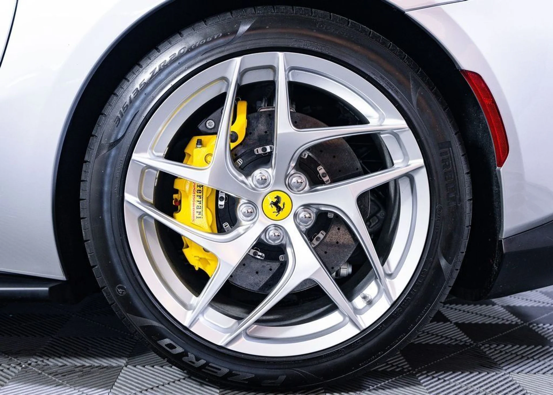 mph005_2726525530_e8704a87d92b529b6fb3bf7ac255ecad_15c4a69835