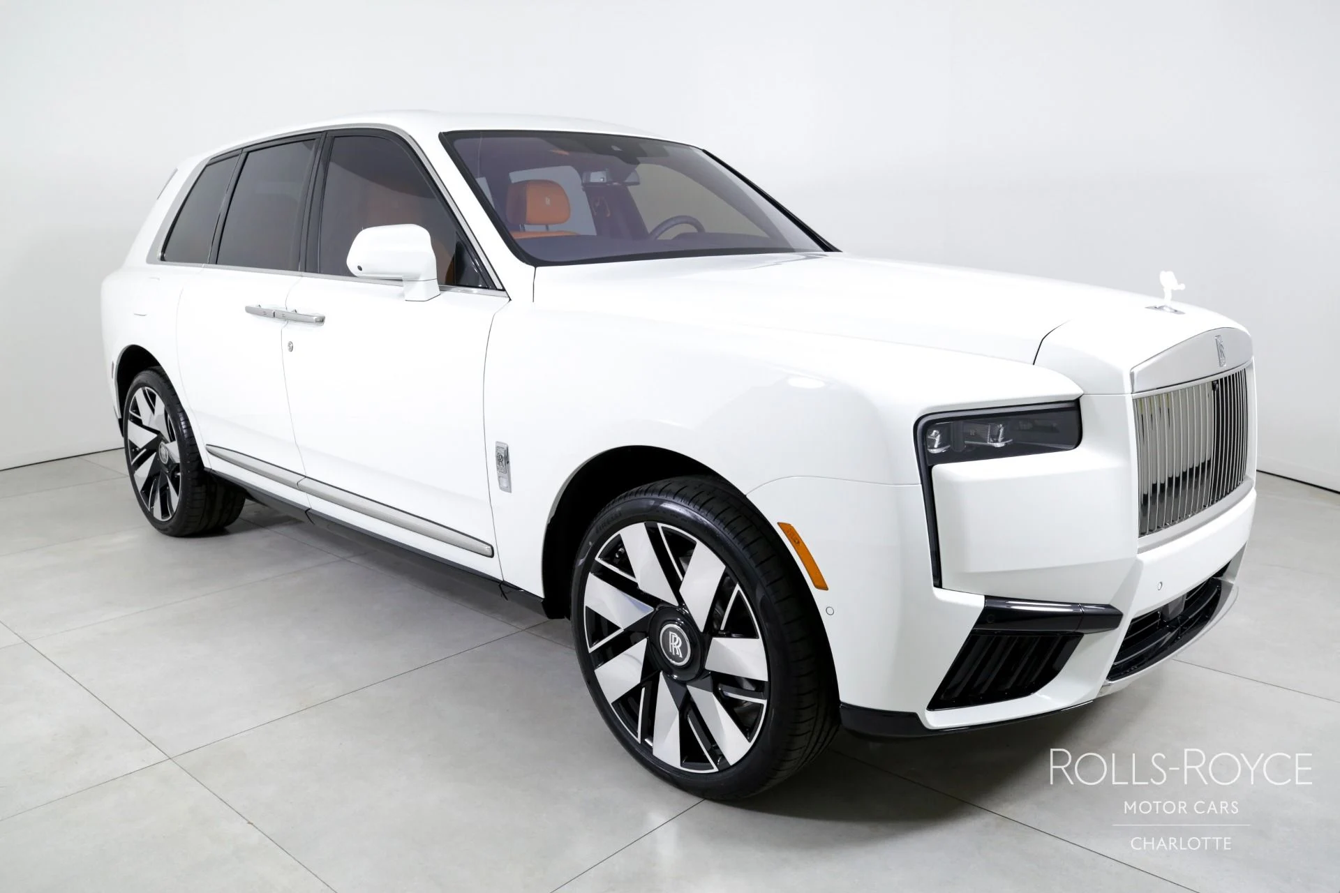mph005_2727926978_Used_2025_Rolls_Royce_Cullinan_1745265195_d0f5f54721