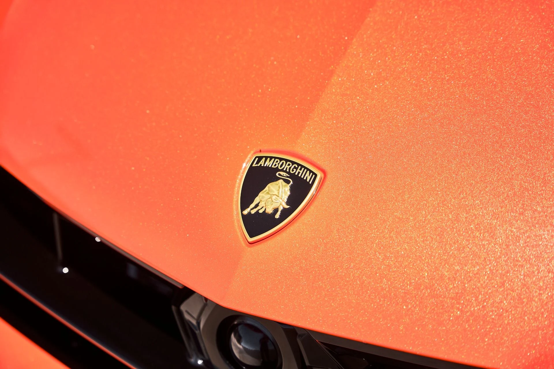 mph005_2733354506_Used_2025_Lamborghini_Urus_SE_1785258900_f7e7be1df7