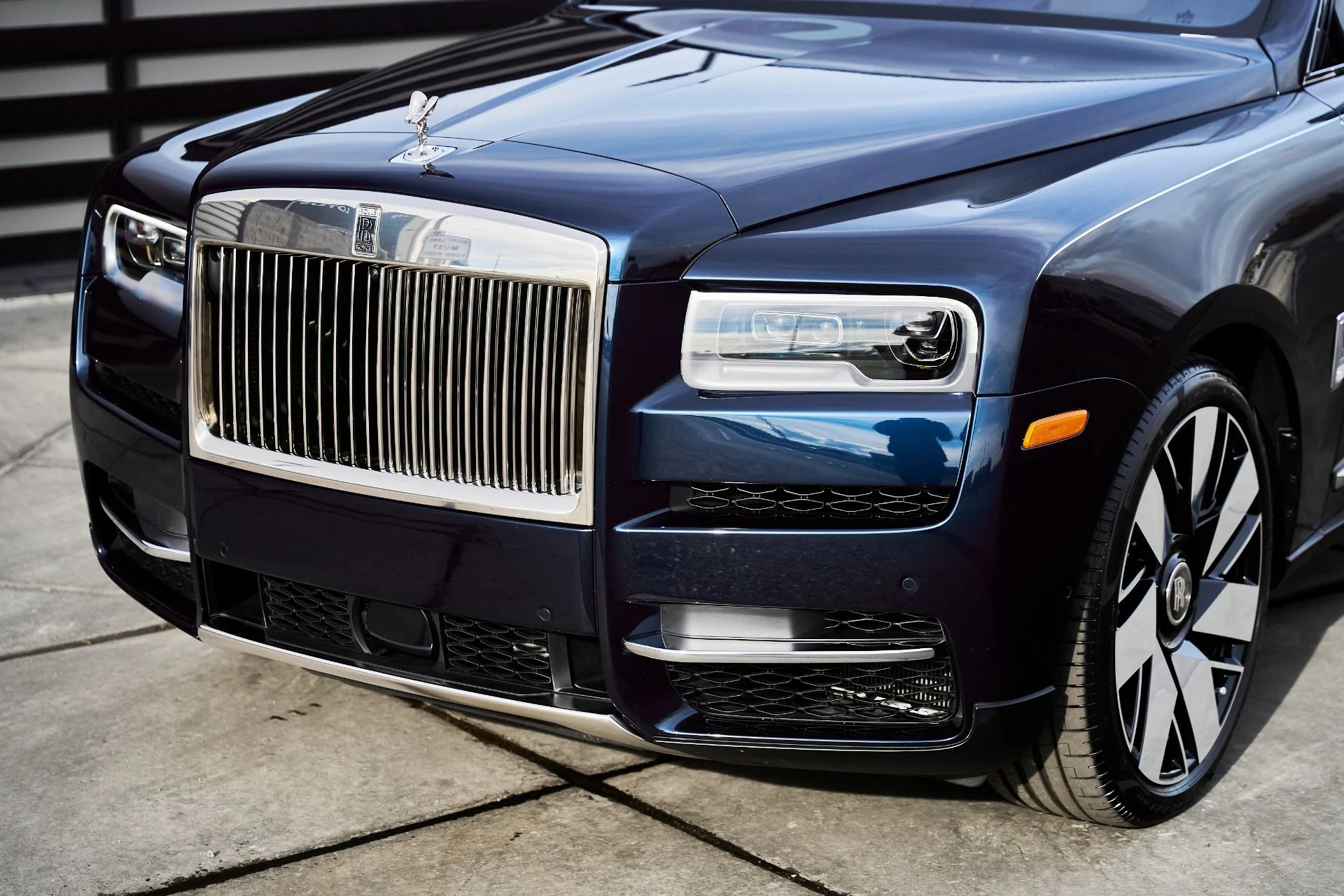 mph005_2734435794_Used_2022_Rolls_Royce_Cullinan_1767746334_90c3fc35cf