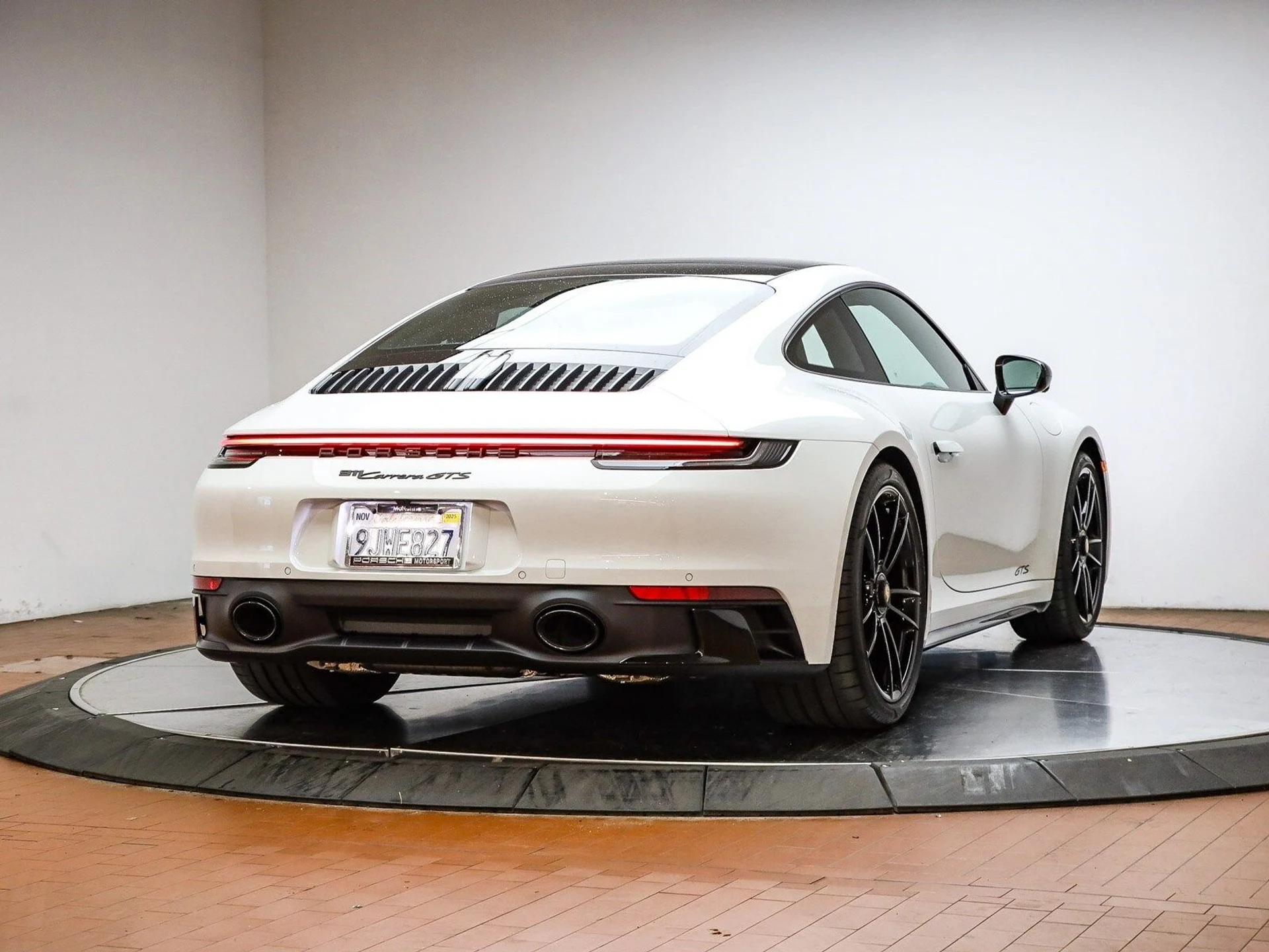 mph005_2736148572_bf6a52fd11632f43d7b69a10fd62619fx_5fdc958f65