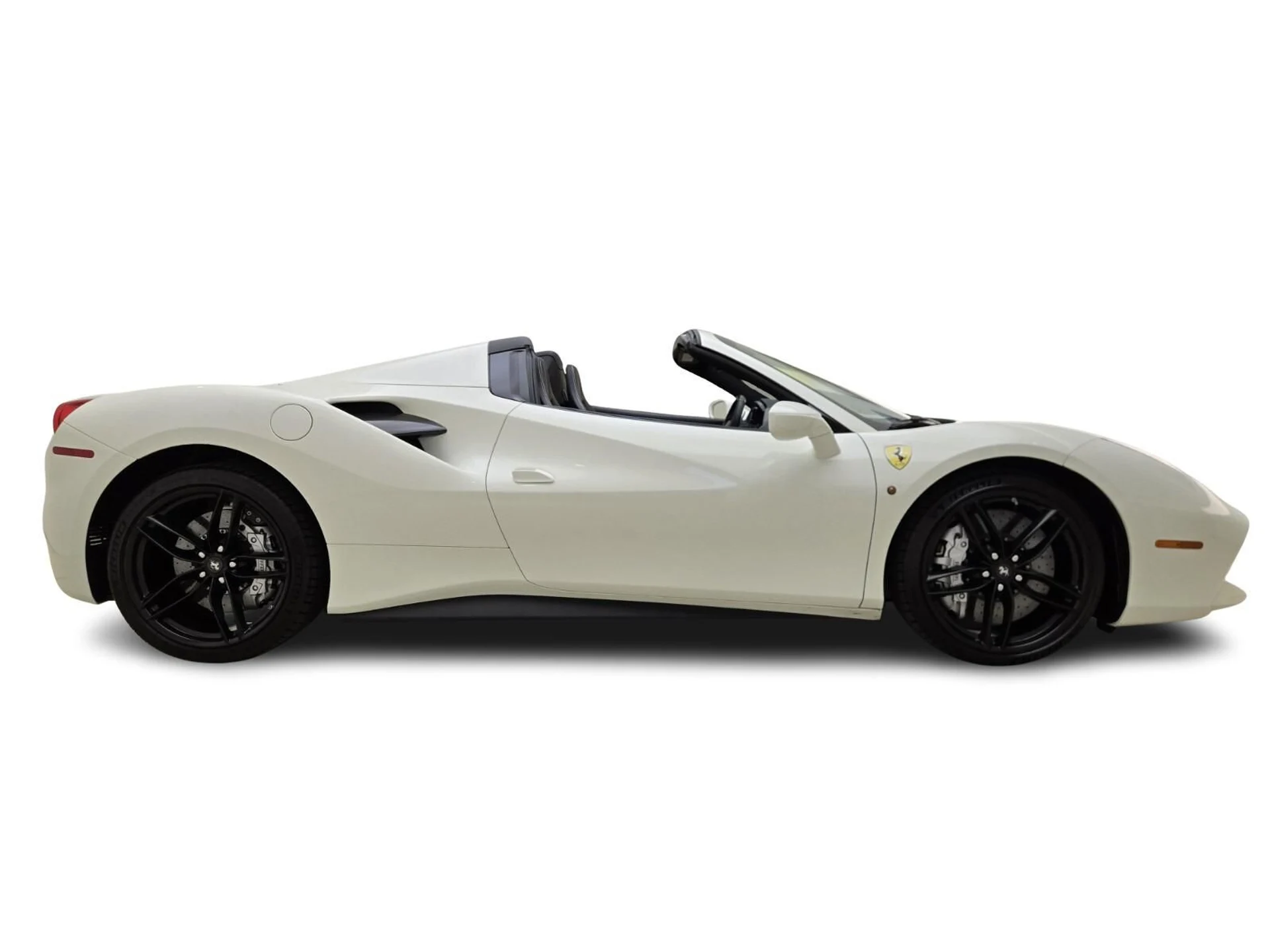 mph005_2739248838_Used_2019_Ferrari_488_Spider_1761634720_3779e78890