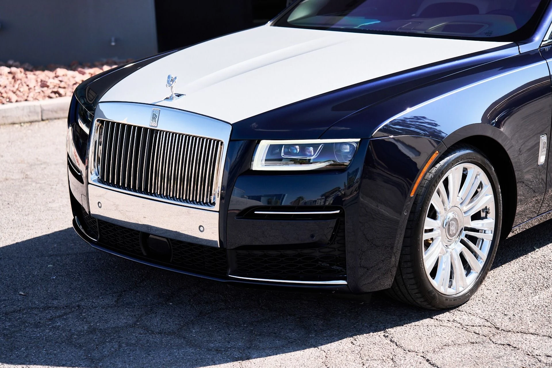mph005_2743911252_Used_2023_Rolls_Royce_Ghost_1755200436_1c1c9c827d