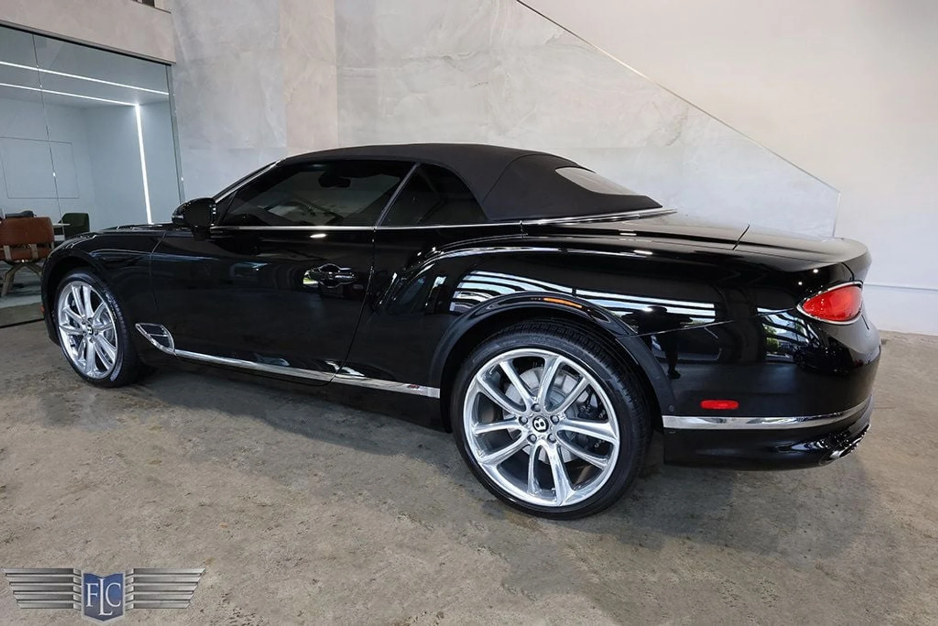 mph005_275605045_used_2022_bentley_continental_gtcv8mullinerconvertible_9689_22970433_6_1024_2b50cf169e