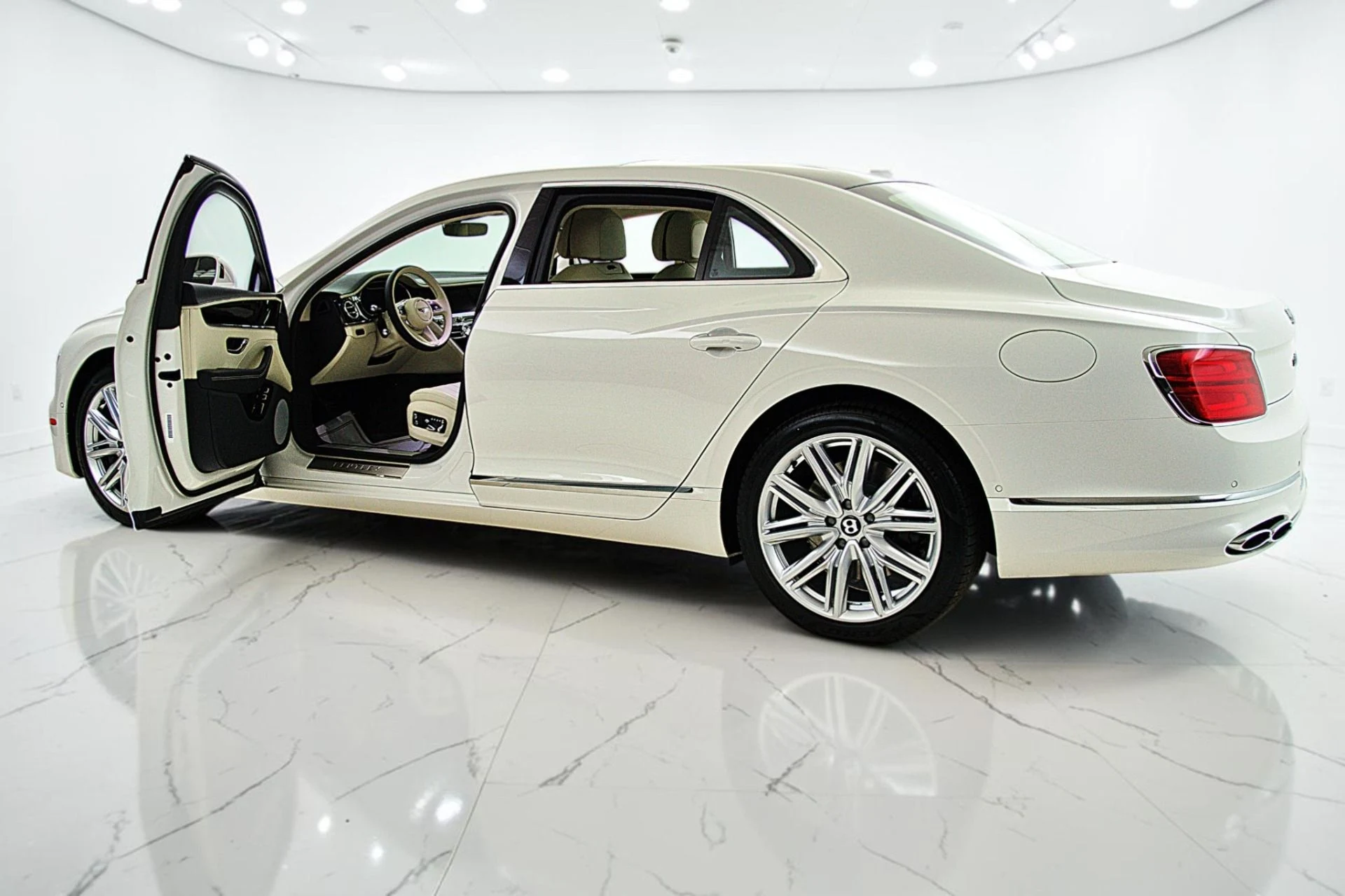 mph005_2765165631_Used_2023_Bentley_Flying_Spur_Hybrid_V6_LEASE_OPTIONS_AVAILABLE_0dcb6f8c1a
