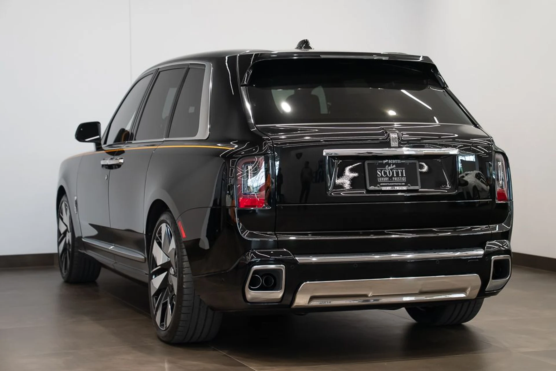 mph005_2790030916_rolls_royce_cullinan_2025_5a35aa9e95