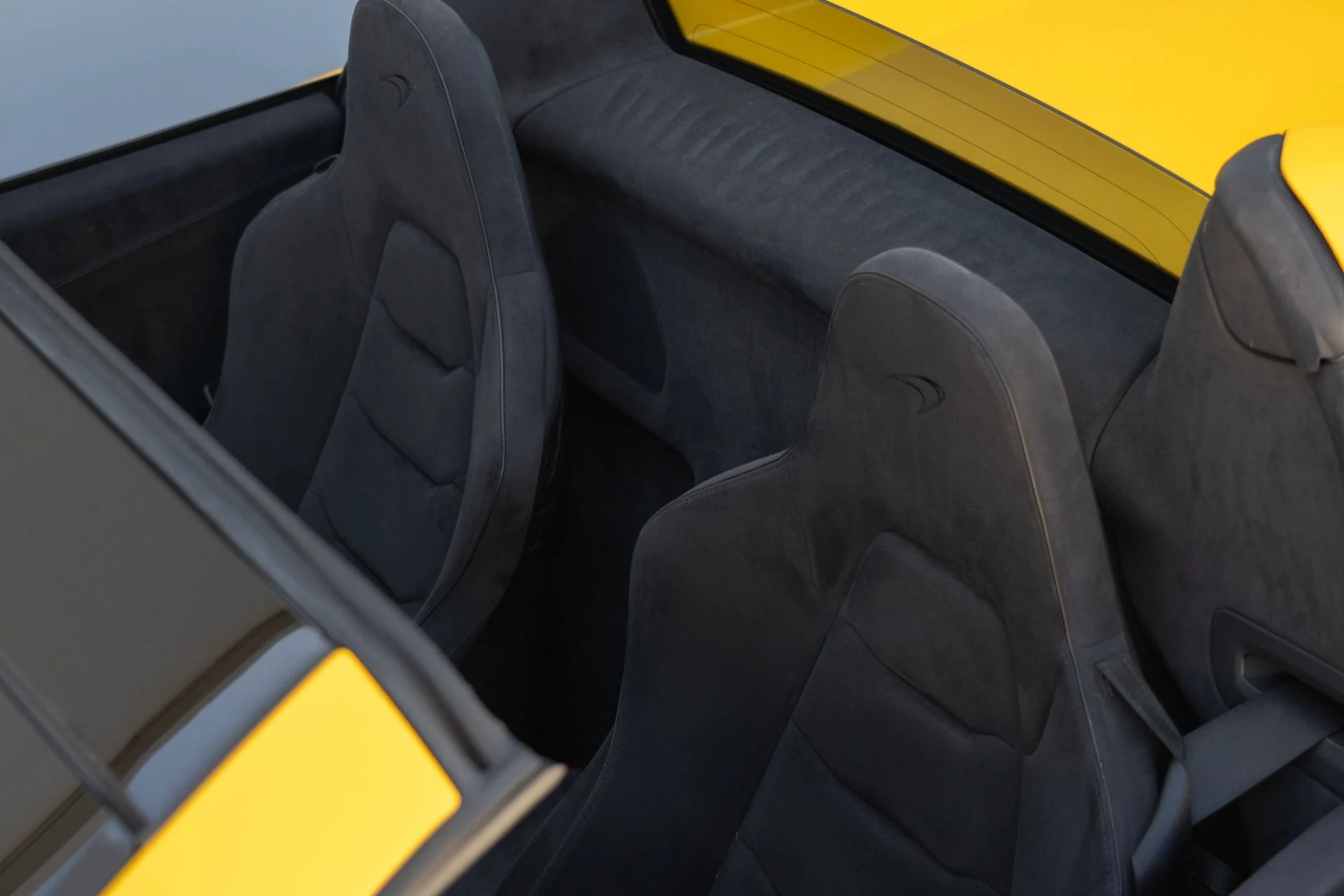 mph005_2794516099_Used_2016_Mc_Laren_650_S_Spider_1757368582_45a3bcf1af