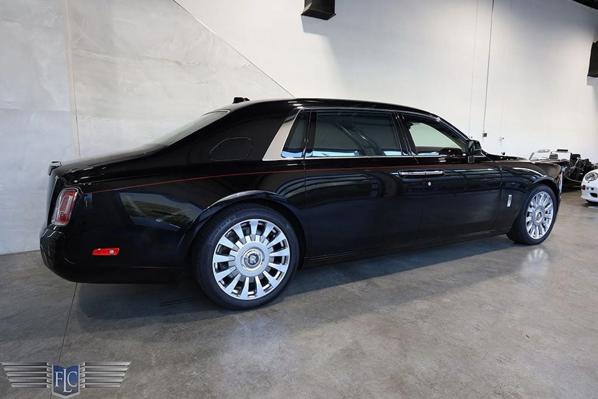 mph005_2795390693_used_2023_rolls_royce_phantom_extendedwheelbasesedan_9689_22919608_6_1024_b0c0ebd2ca