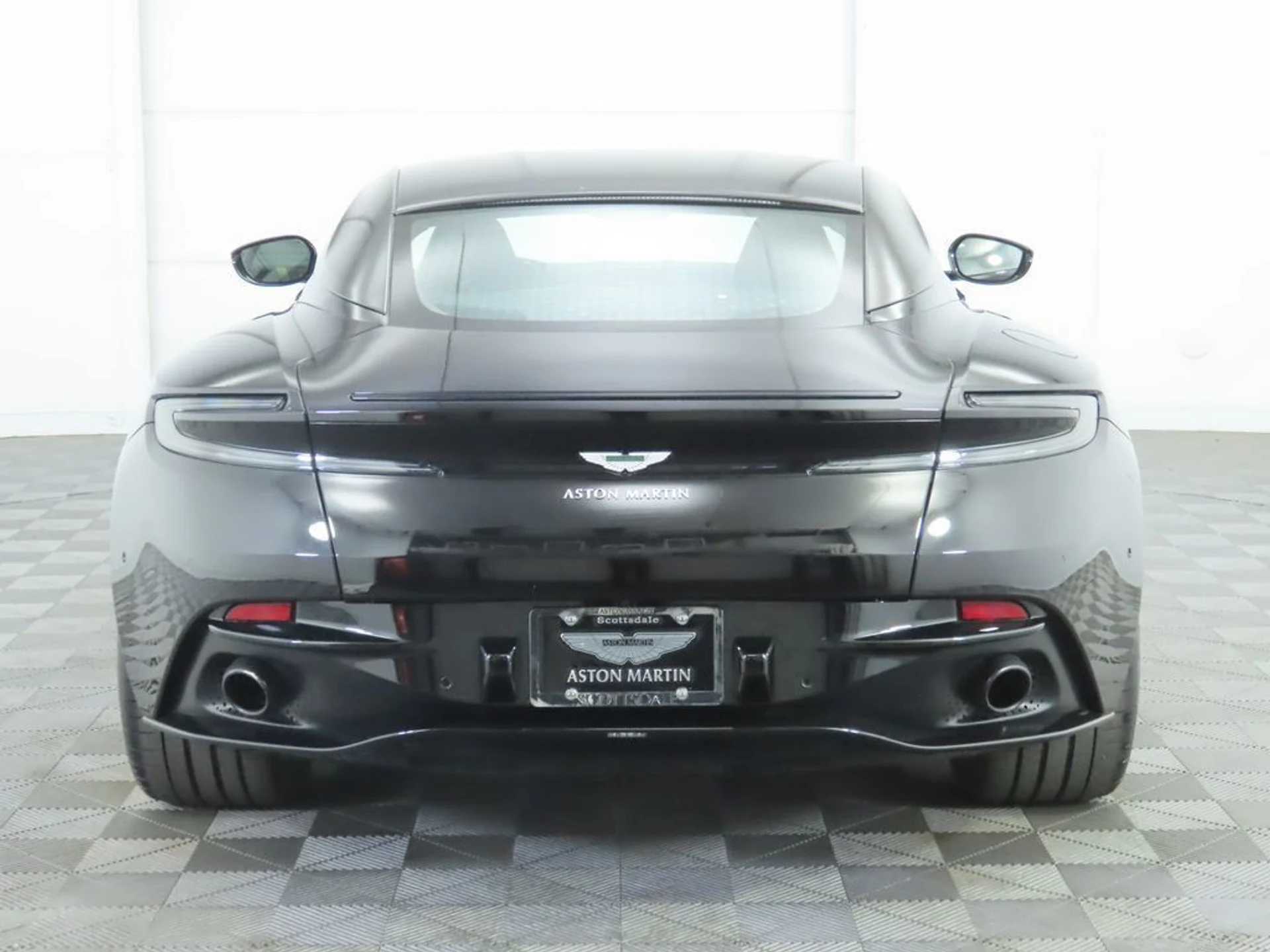 mph005_280278573_used_2019_aston_martin_db11_amrcoupe_8119_22975631_6_1024_6a699451d0