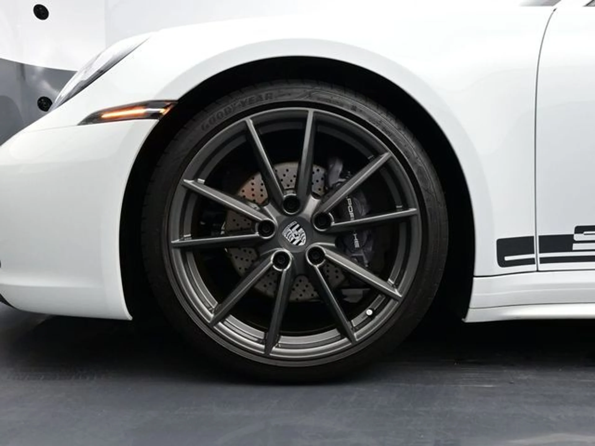 mph005_2806670936_60a1a0879fe7963771540b8fe07253e4x_017e51447d