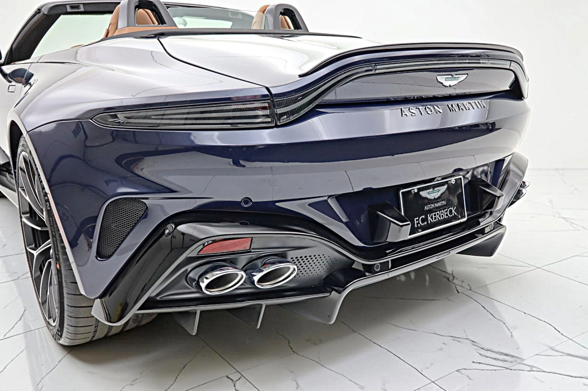 mph005_2809242303_New_2026_Aston_Martin_Vantage_S_Roadster_cae0f2ced3