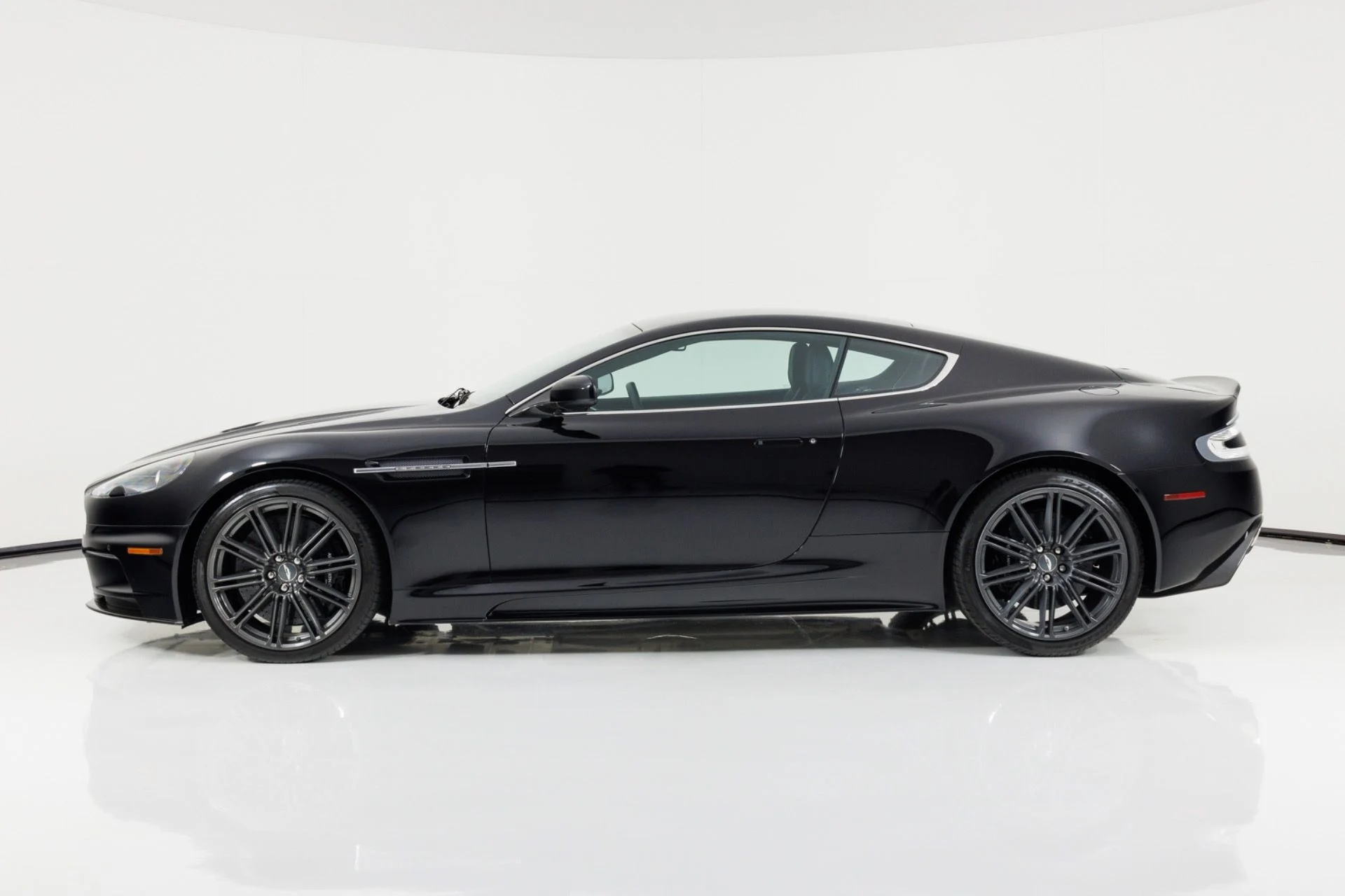 mph005_2810257572_Used_2009_Aston_Martin_DBS_V12_Manual_1785525185_20b409c8e5