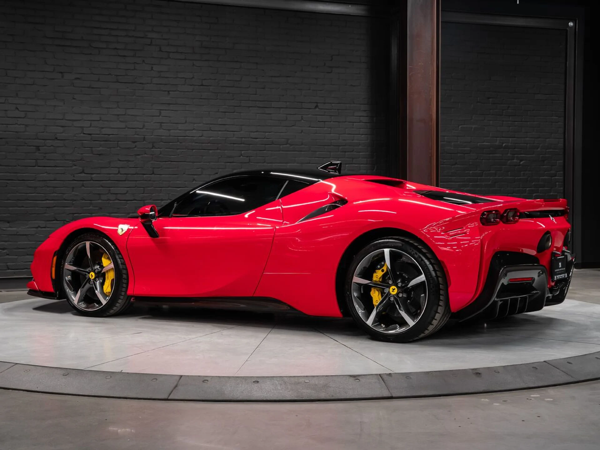 mph005_2813902394_ferrari_sf90_stradale_2023_0174258cf5
