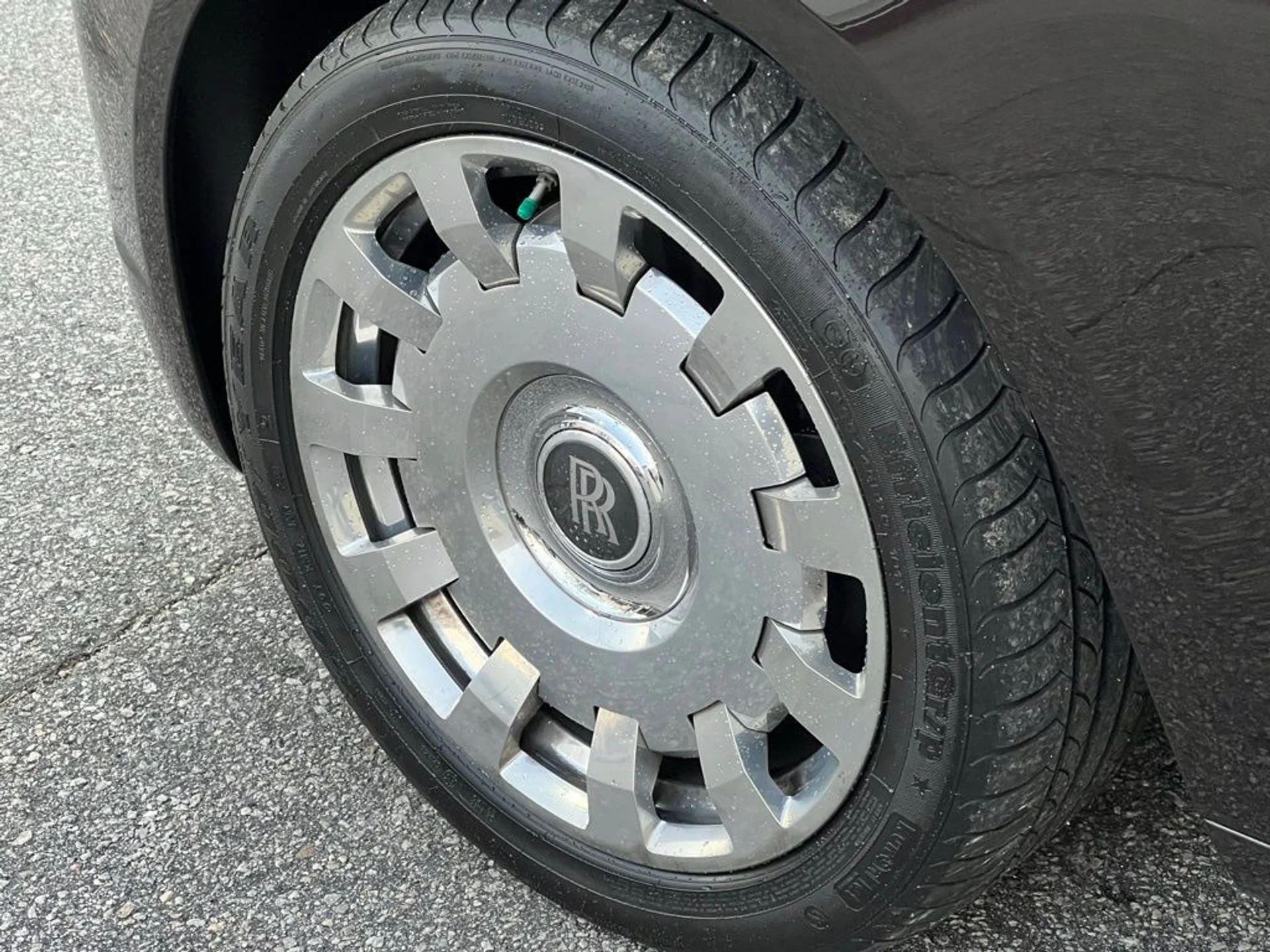 mph005_2820608716_1e9753ca9d737b3550e58fc80684af94x_663c53518c