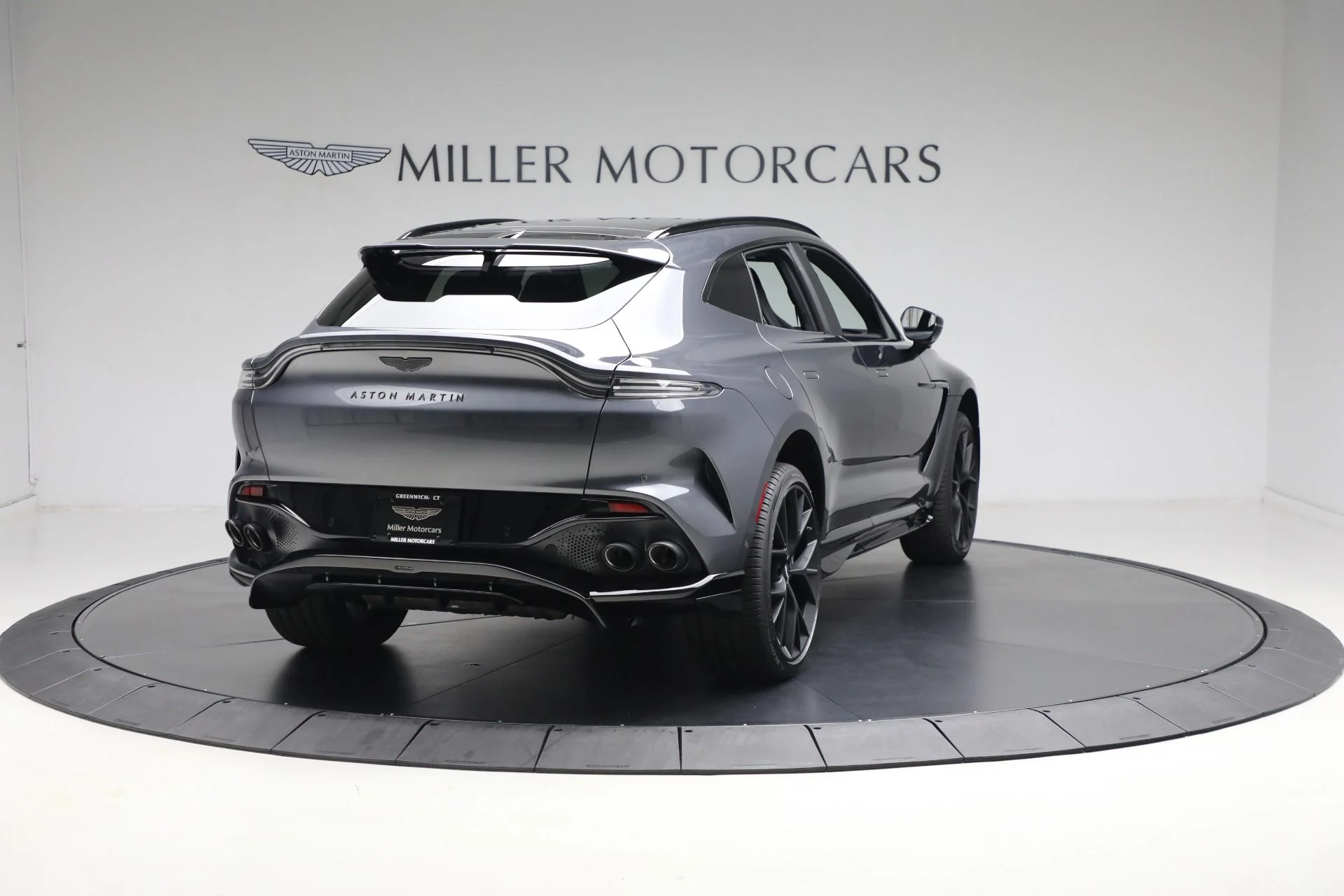 mph005_282062884_New_2025_Aston_Martin_DBX_707_707_95da35d15f