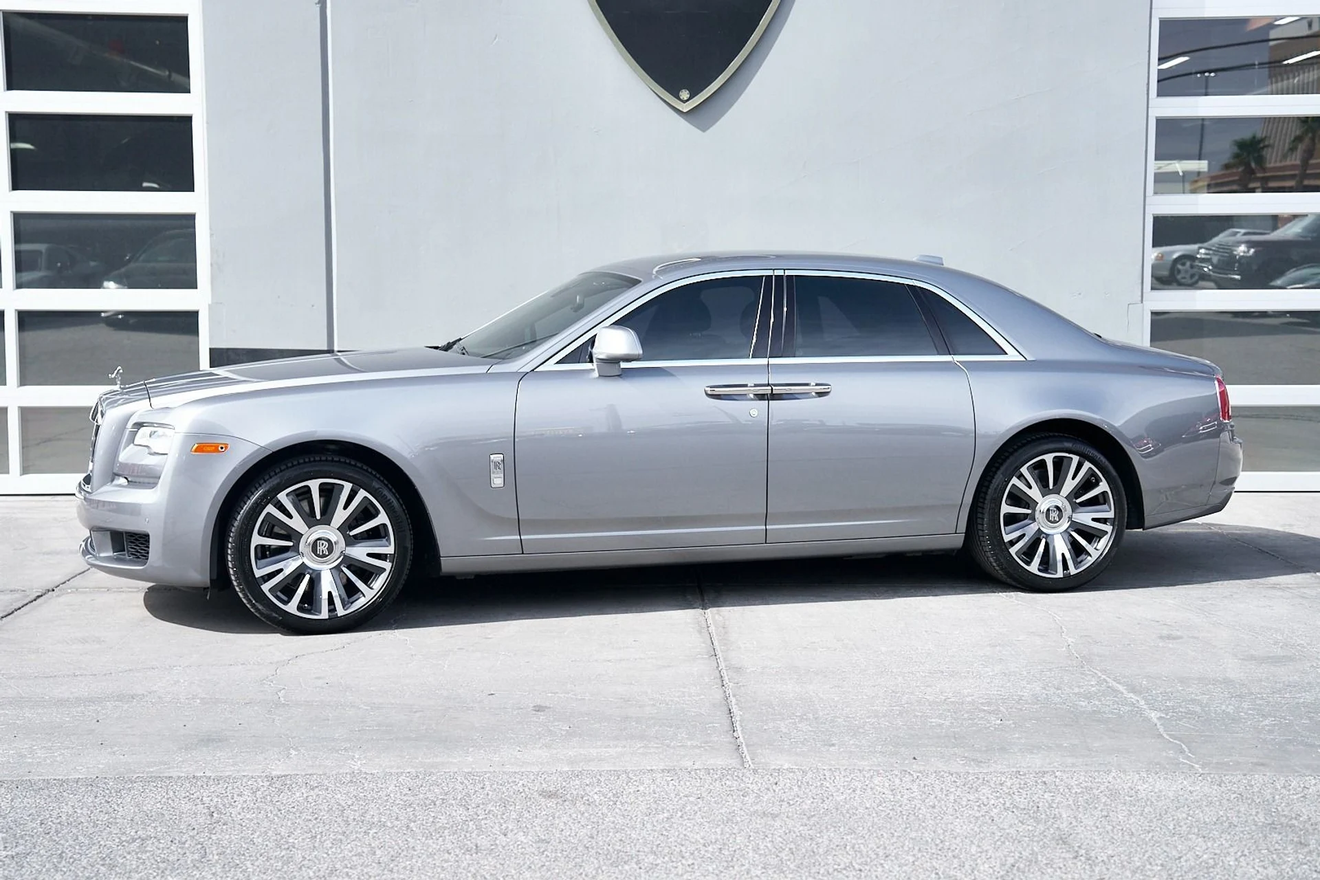 mph005_2831499187_Used_2019_Rolls_Royce_Ghost_Base_1745957912_b83199b9aa
