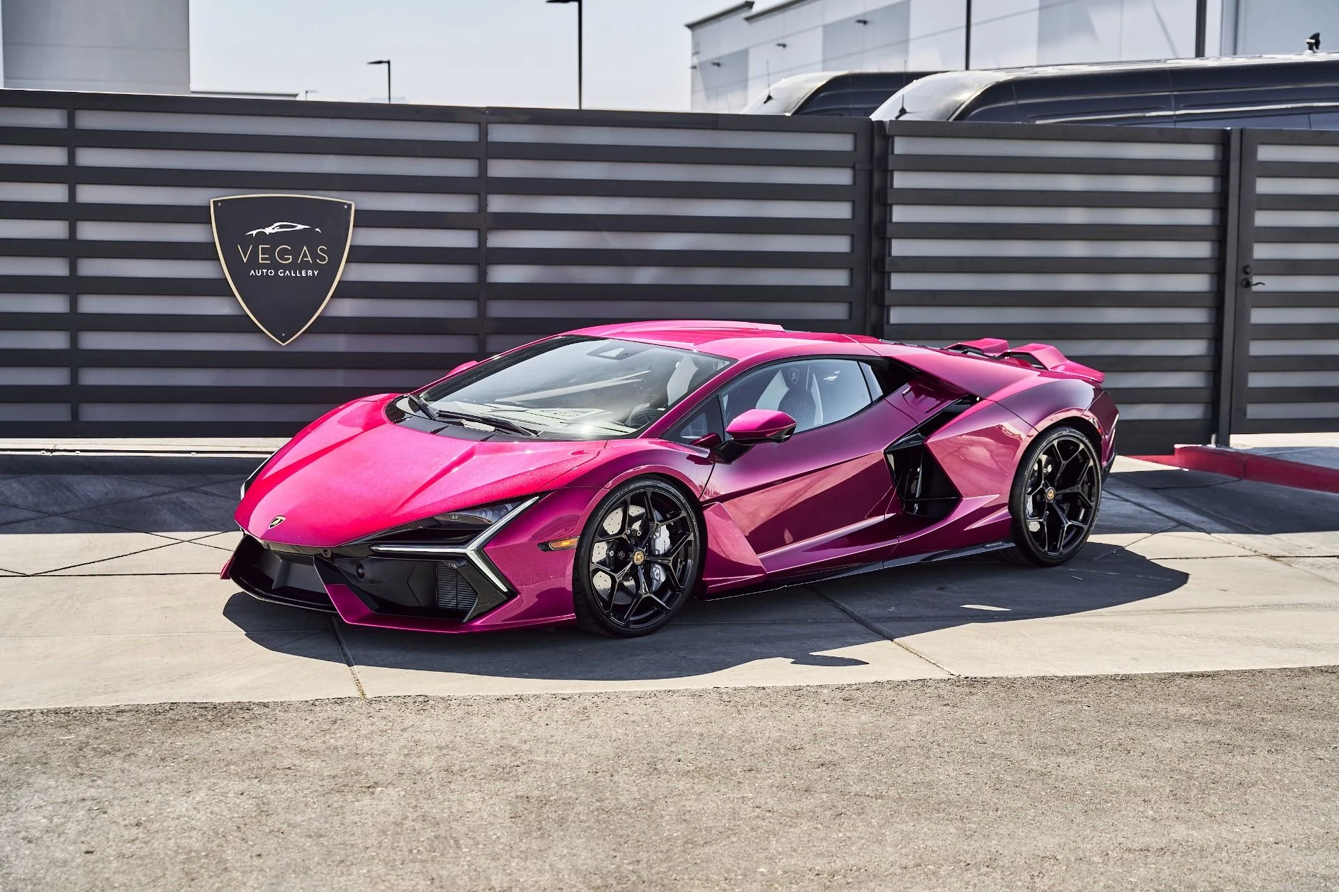 mph005_2839362009_Used_2025_Lamborghini_Revuelto_Base_1782964950_bf8a1c6b4d