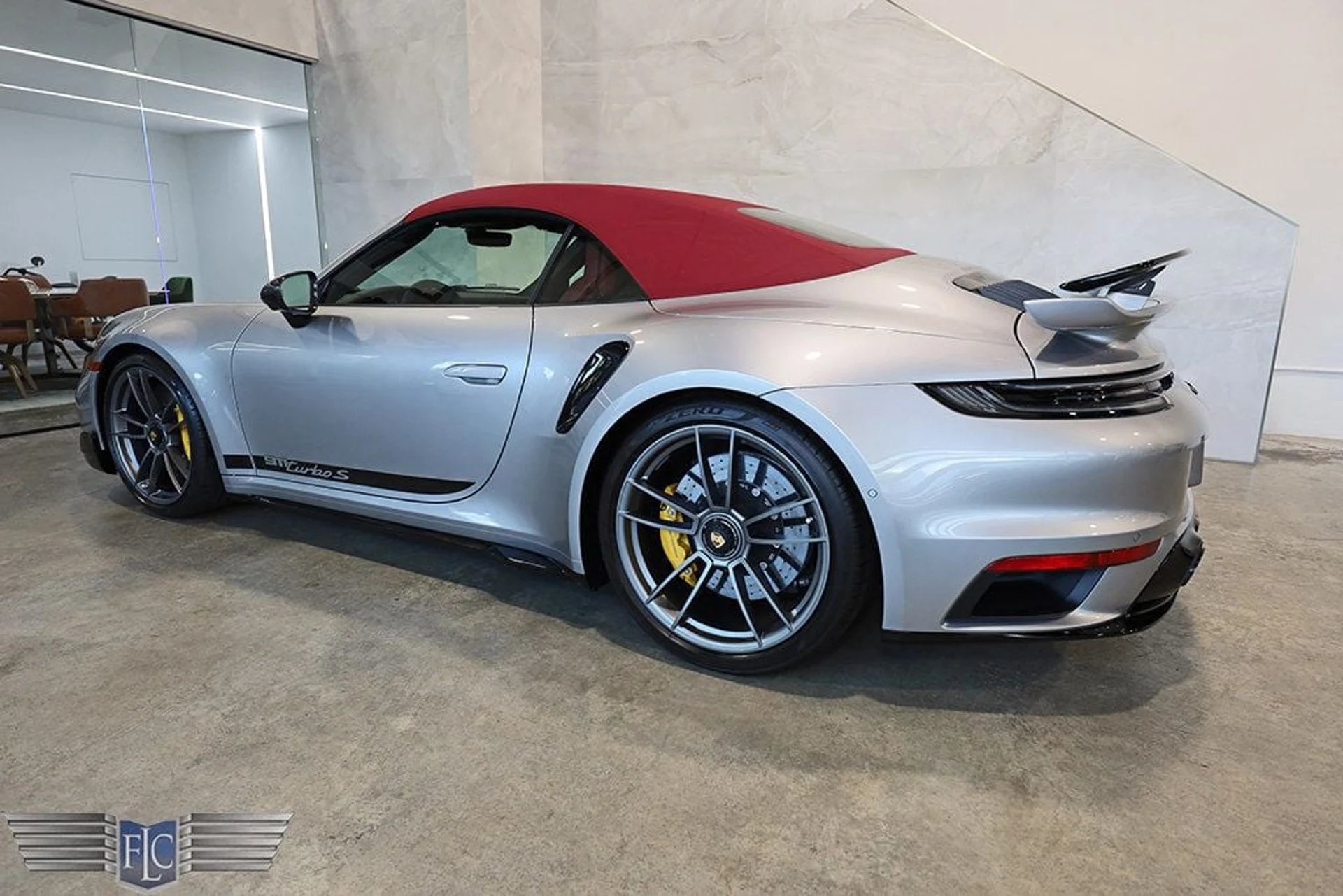 mph005_2840478774_used_2024_porsche_911_turboscabriolet_9689_22937048_6_1024_19fe246e63