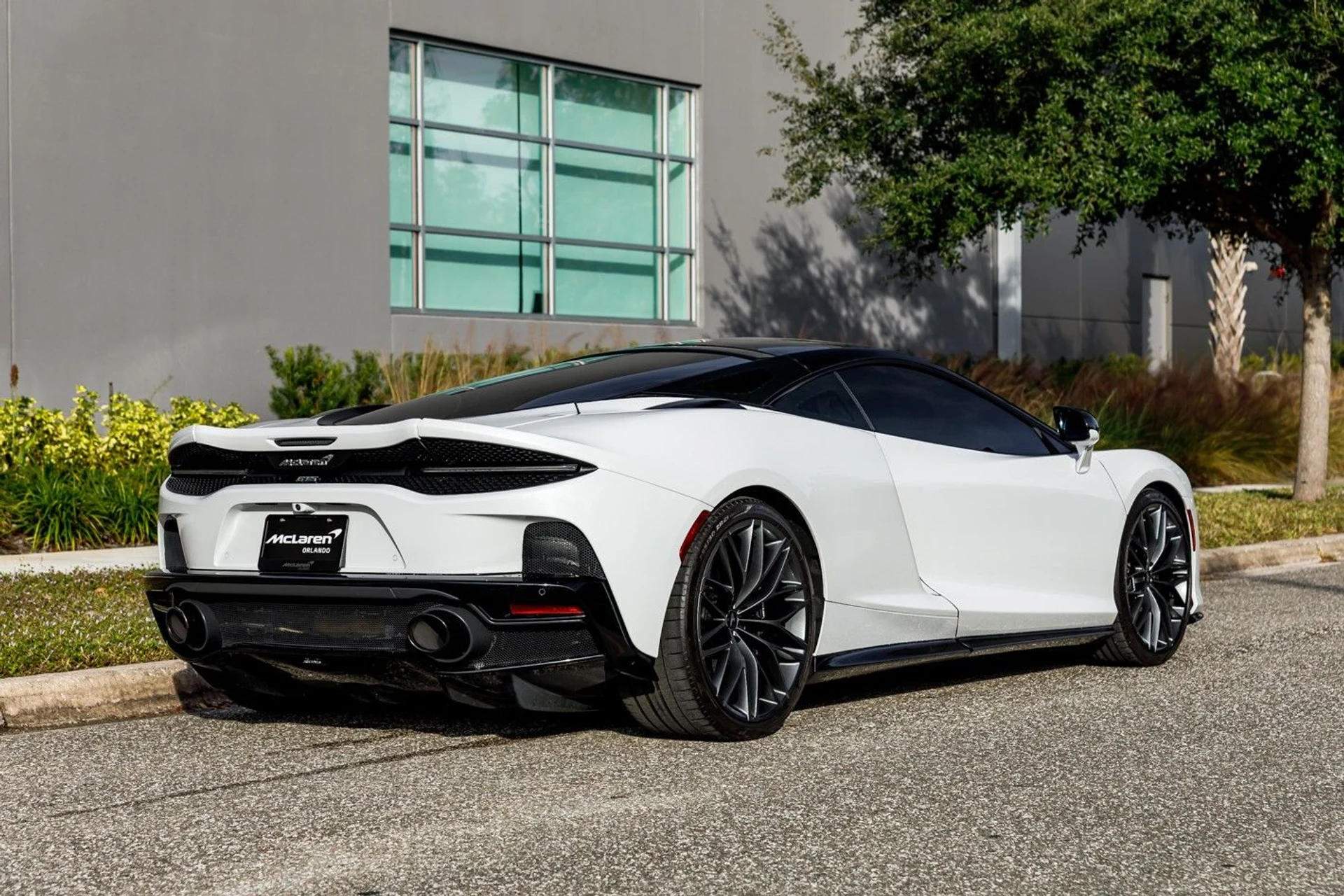 mph005_2842863380_631_p6_l_94e1aa0d2a