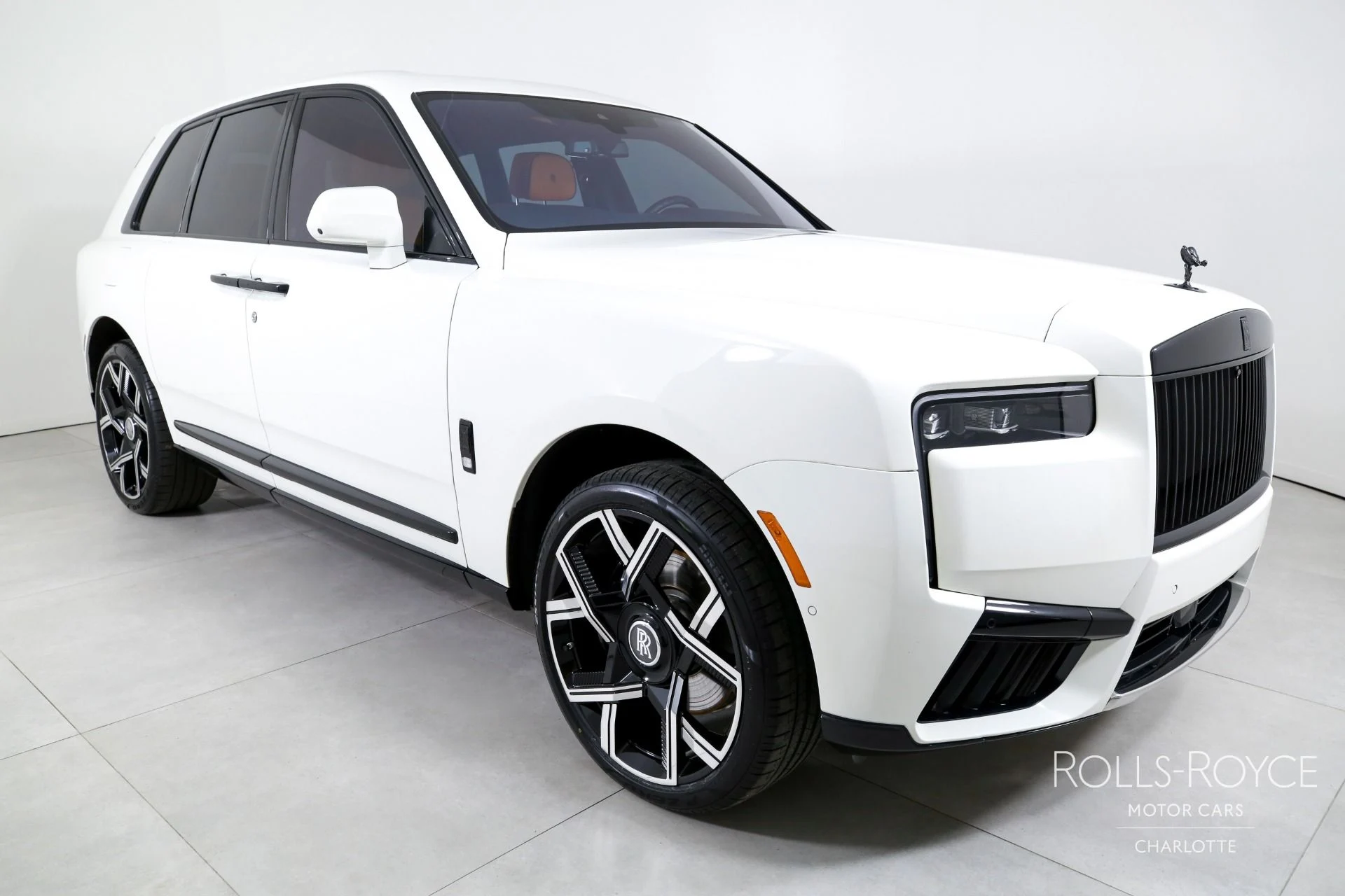 mph005_2843772690_Used_2025_Rolls_Royce_Cullinan_1765396756_8ed5a4c473
