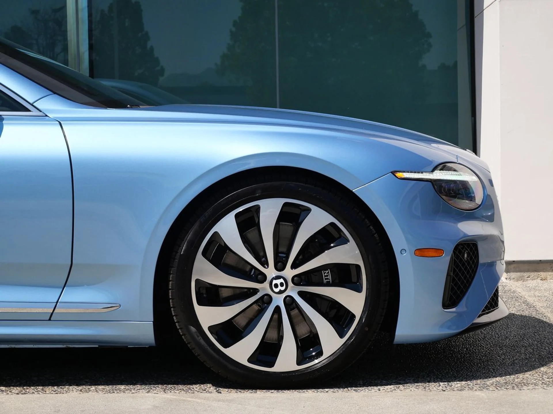 mph005_2860387335_9abd505380cb00901d01b057438ec92ax_f33930b61a