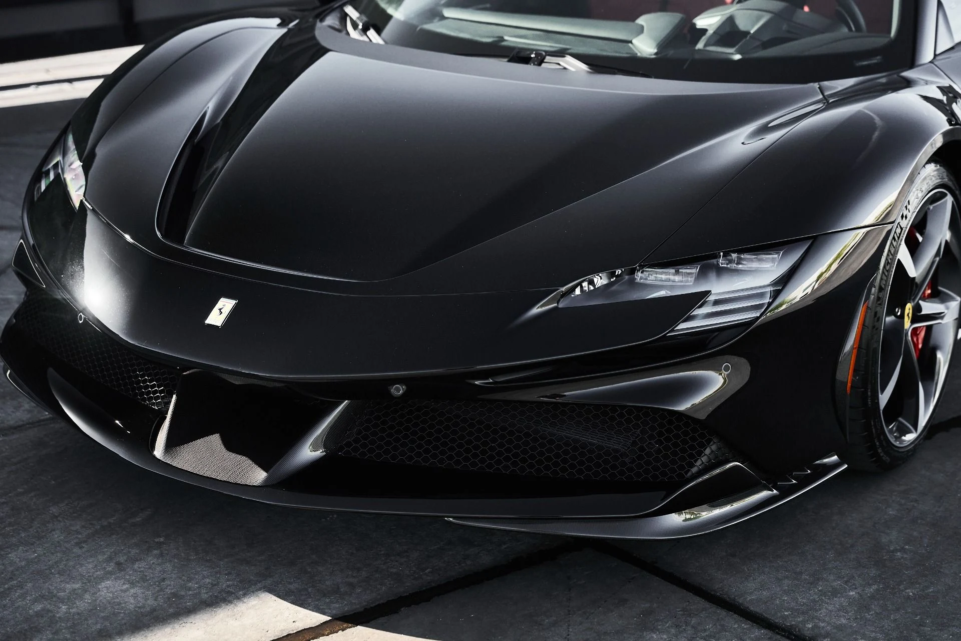 mph005_286099485_Used_2024_Ferrari_SF_90_Spider_Base_1774739086_063742e105