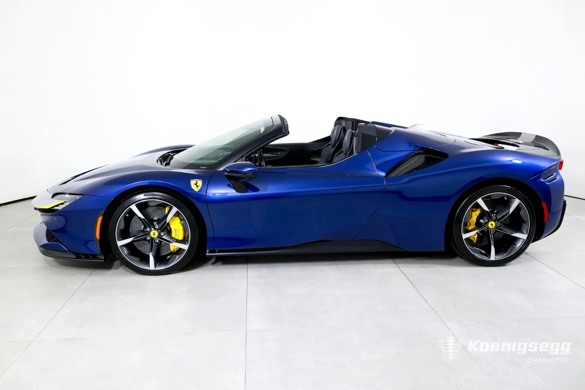 mph005_286268098_Used_2022_Ferrari_SF_90_Spider_1775660040_f825c9004f