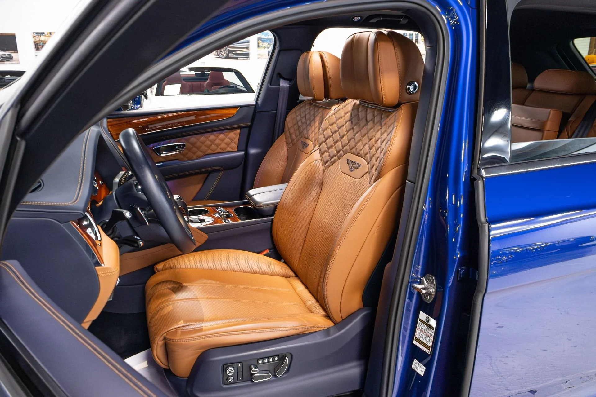 mph005_286315457_Used_2021_Bentley_Bentayga_V8_First_Edition_1775251918_41bf18e973