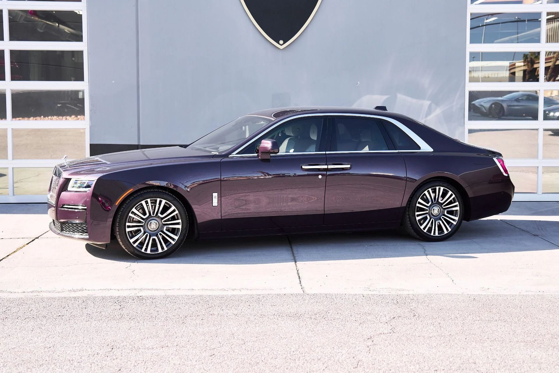 mph005_286346366_Used_2024_Rolls_Royce_Ghost_Base_1752169894_123b8a1b61