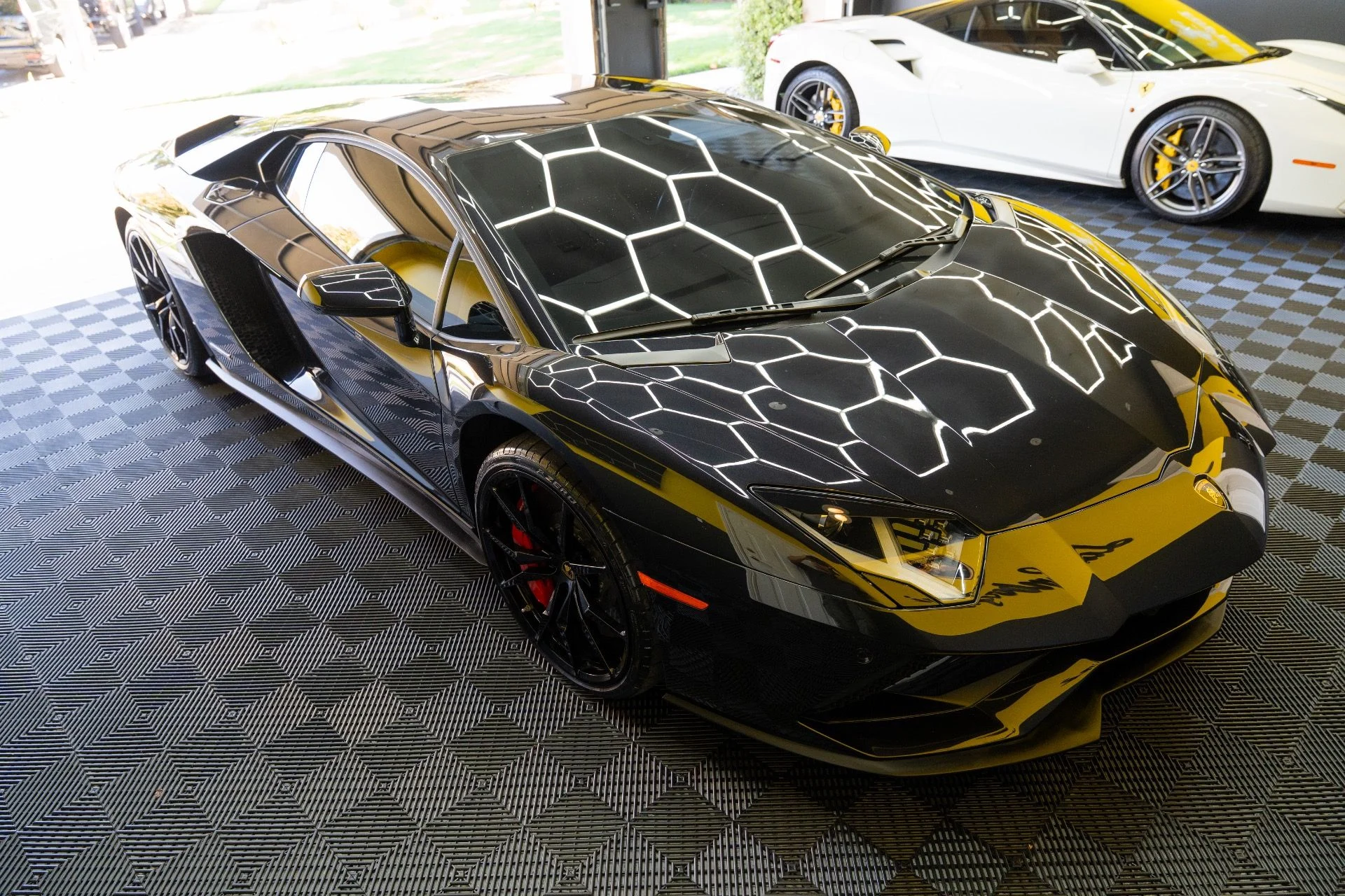 mph005_2869385779_Used_2018_Lamborghini_Aventador_LP_740_4_S_1792436167_4dcd8fad6a
