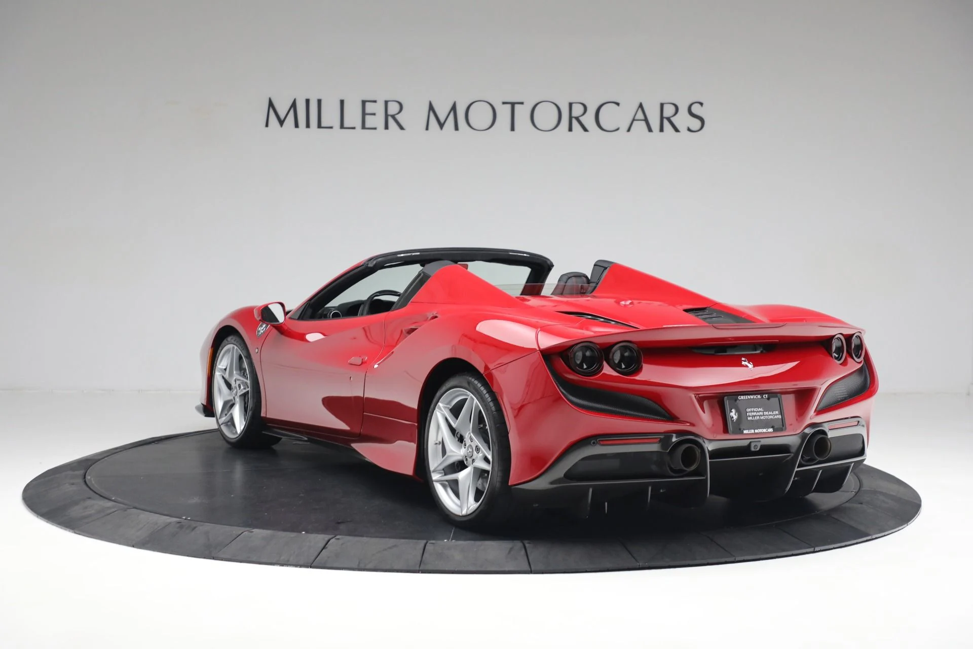 mph005_2869651225_Used_2021_Ferrari_F8_Spider_5120427c1a