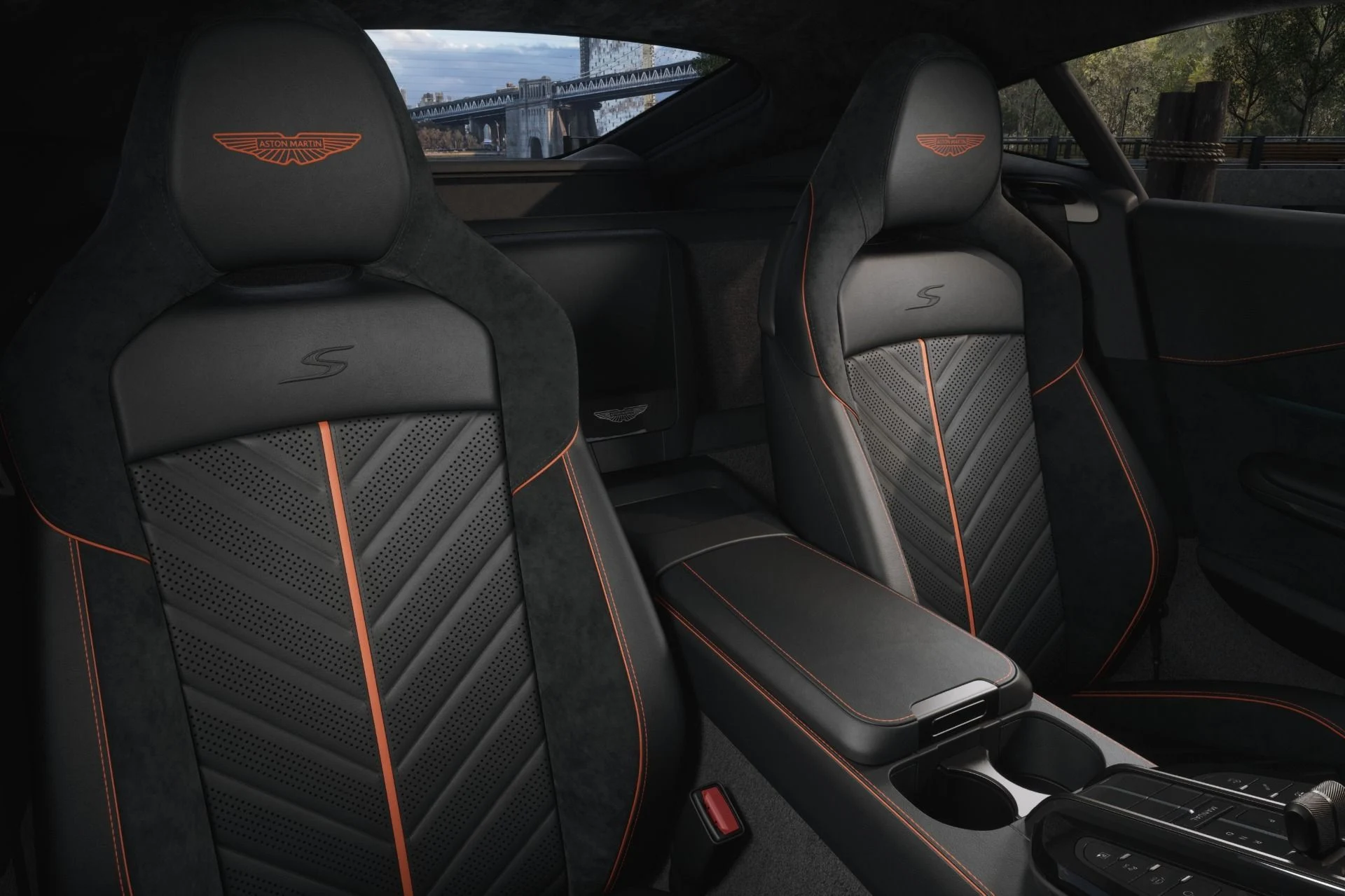 mph005_2882036120_New_2027_ASTON_MARTIN_VANTAGE_S_S_1791908192_8a9e93de1c