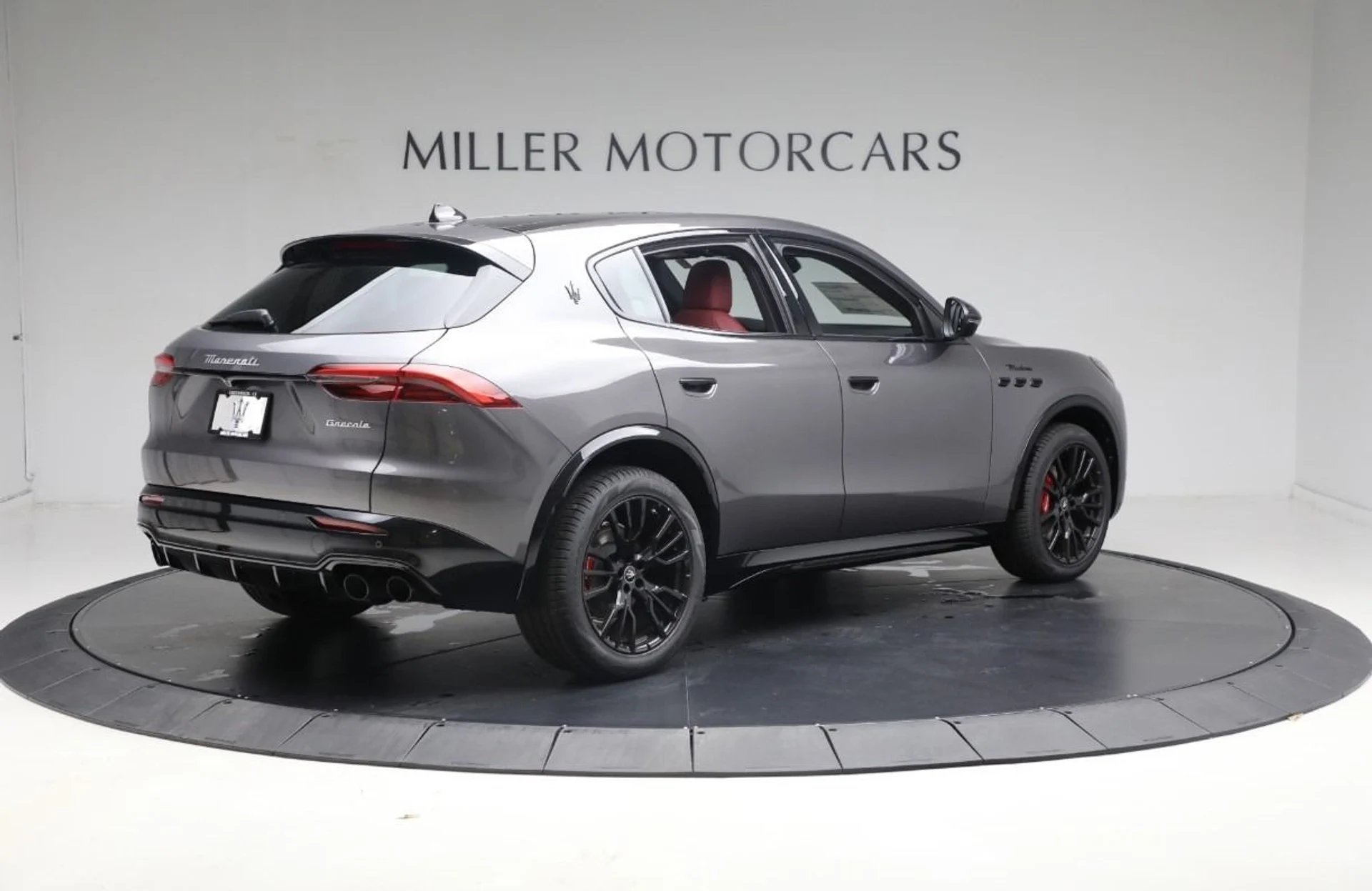 mph005_2883599618_New_2025_Maserati_Grecale_Modena_5ad374b947