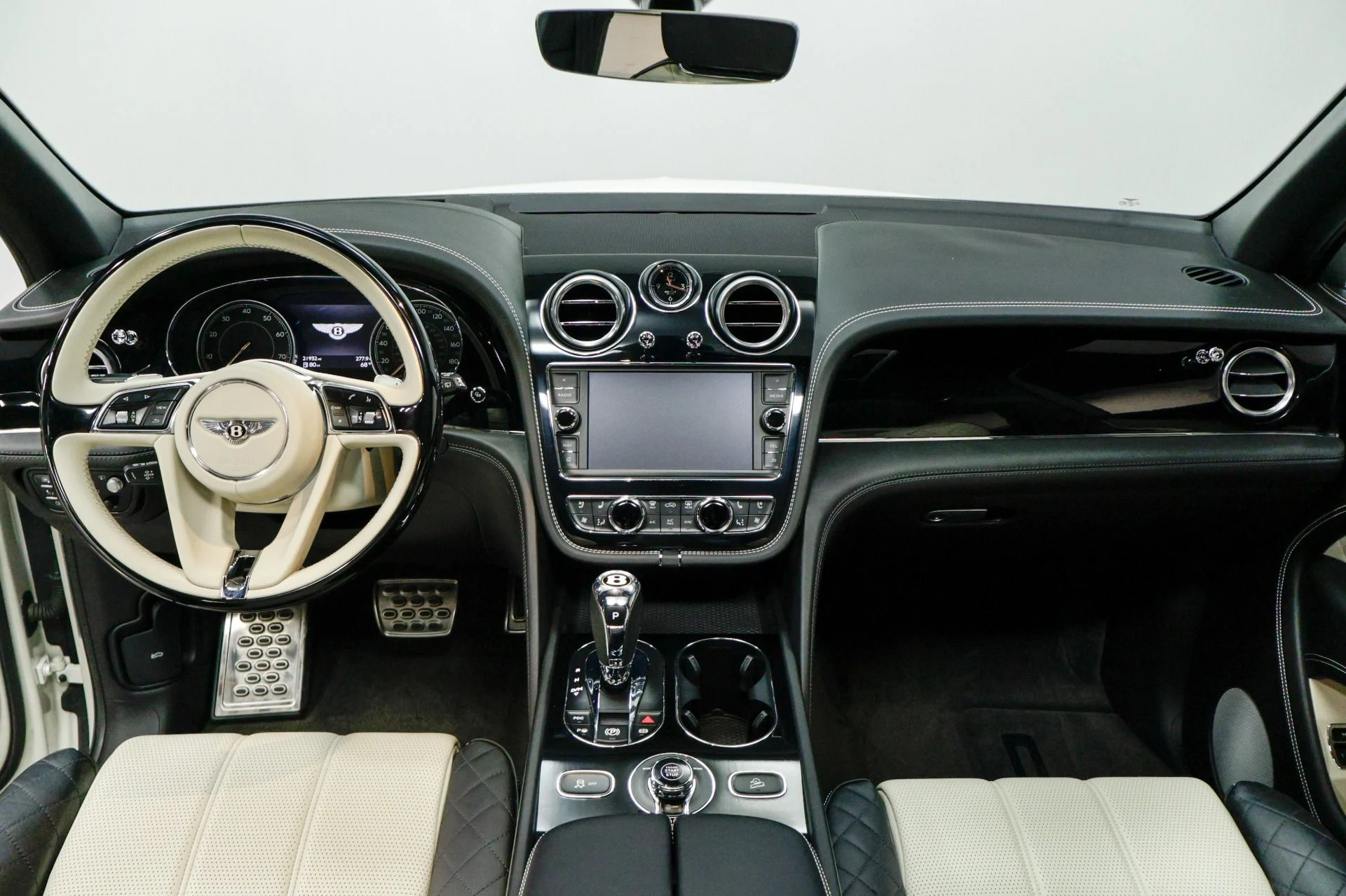 mph005_2888281903_Used_2020_Bentley_Bentayga_V8_1760480773_d4c31dbadd