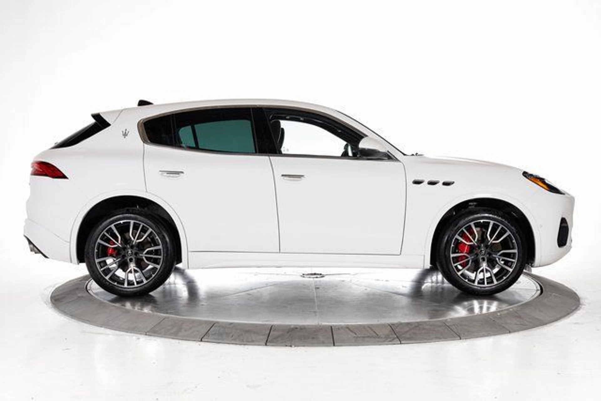 mph005_2897919574_4203e34c16498e6b7907a64fdf457765x_1430244b77