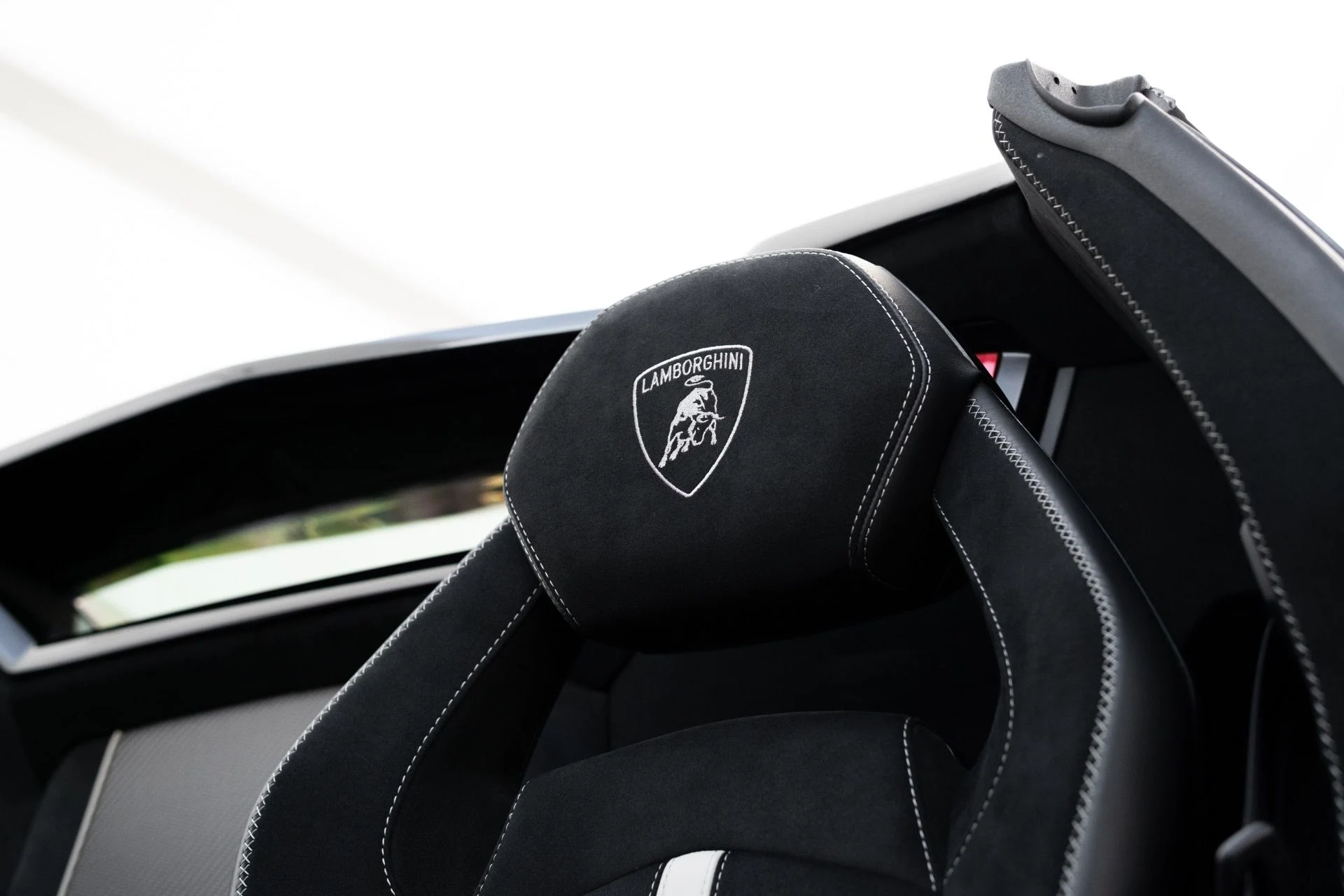 mph005_2899268086_Used_2020_Lamborghini_Aventador_LP_770_4_SVJ_Roadster_1766609736_9f7fefcb72