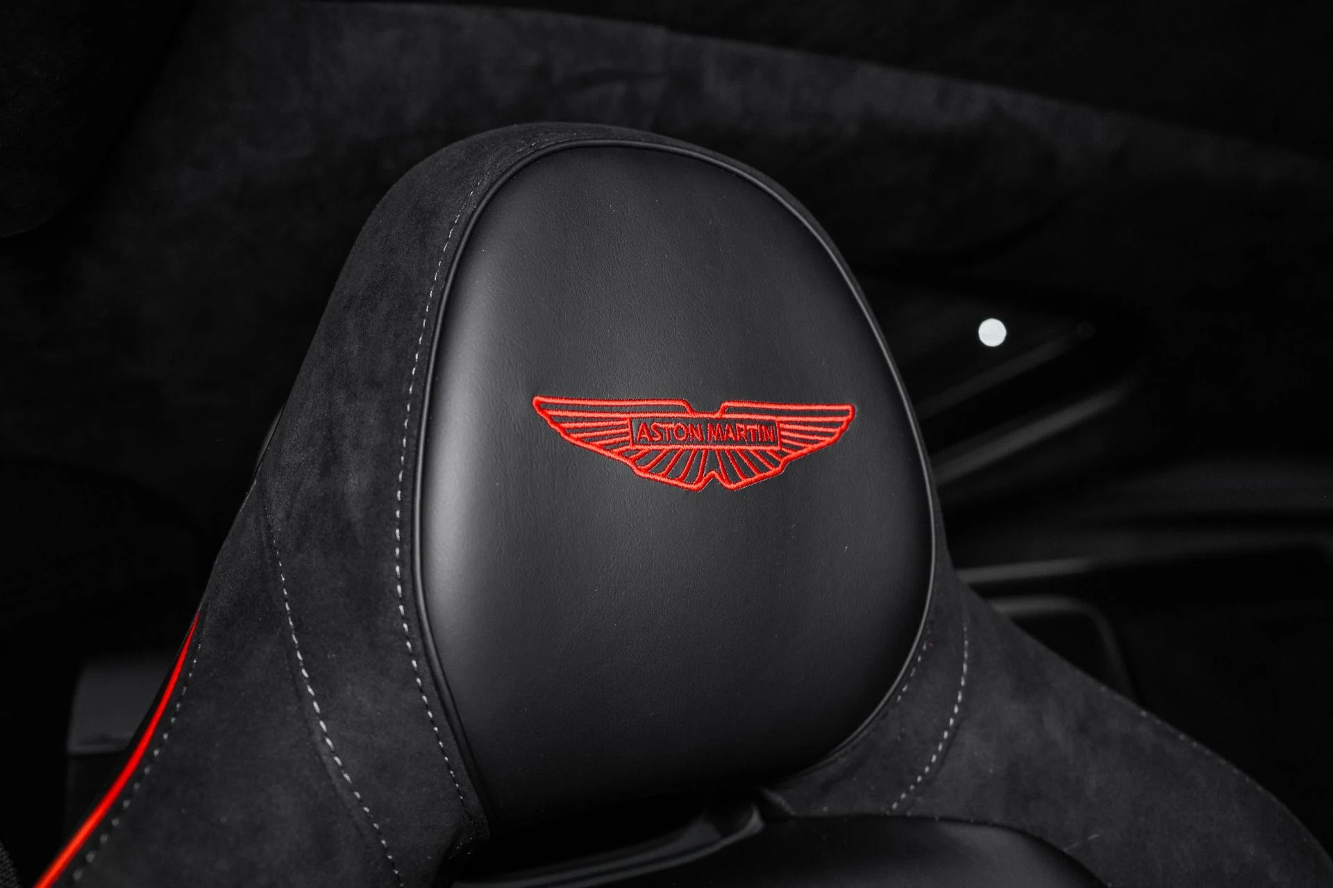 mph005_2905097175_New_2026_Aston_Martin_Vantage_S_1776402995_b4c9085ec8