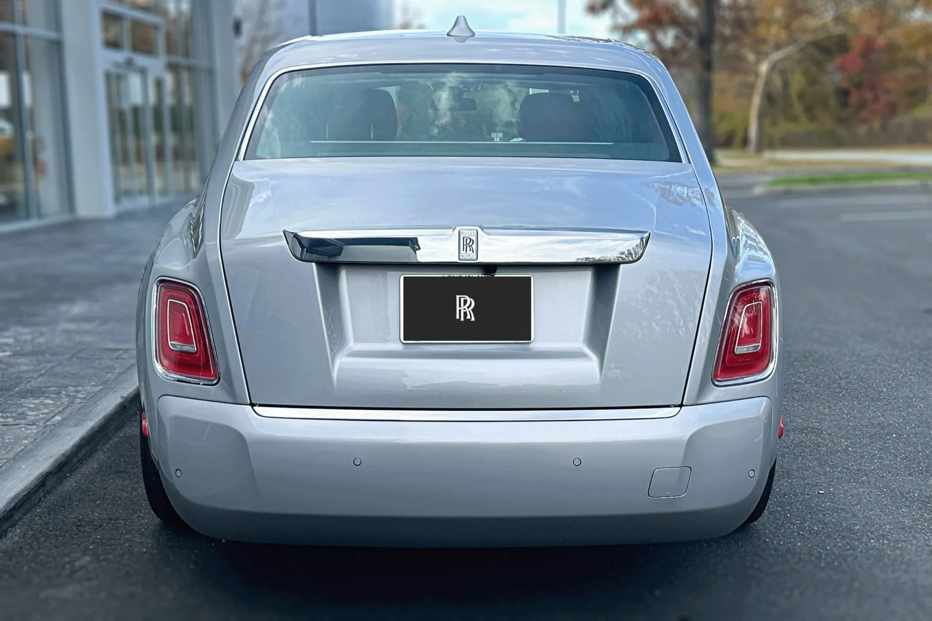 mph005_2911846657_Used_2022_Rolls_Royce_Phantom_EWB_1762892452_a715d5f9bf