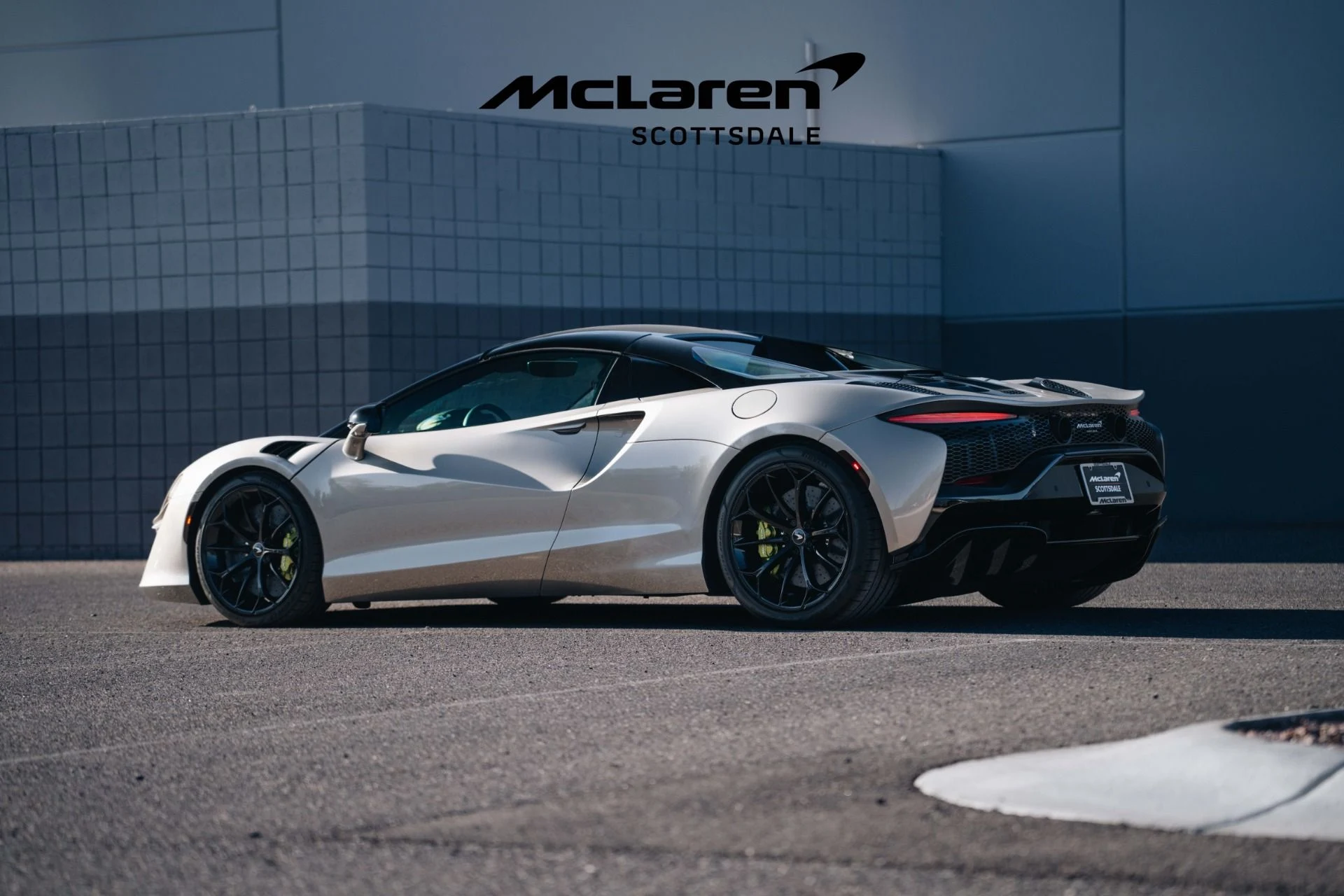 mph005_2913857117_Used_2025_MCLAREN_ARTURA_1745594283_cbf13a259b